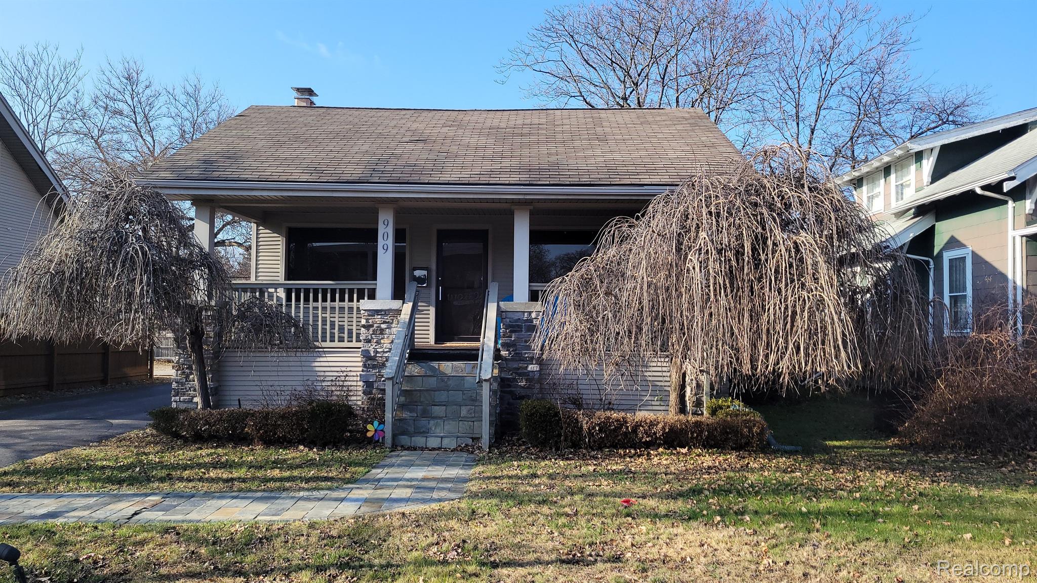909 N Main Street Property Photo 2