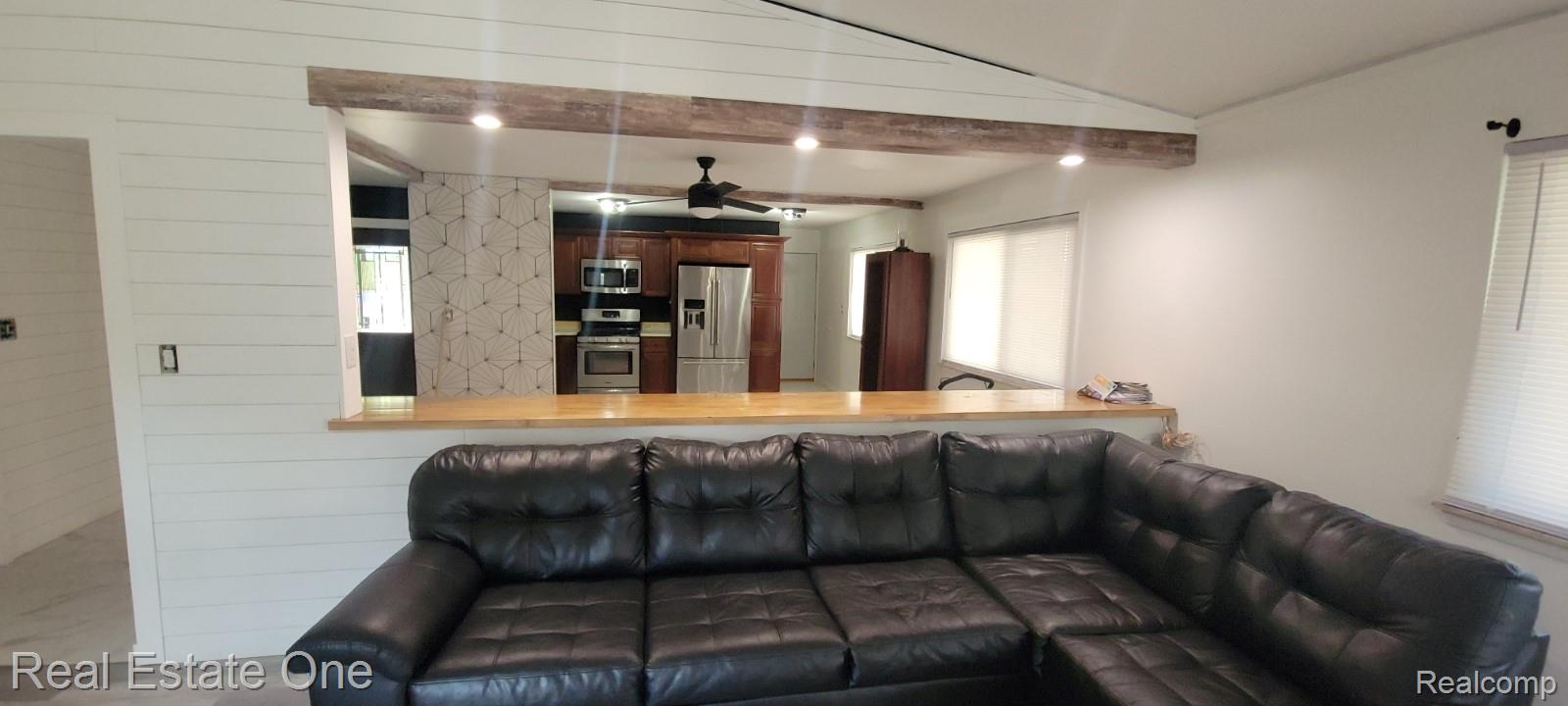 20120 Salisbury Street Property Photo 6