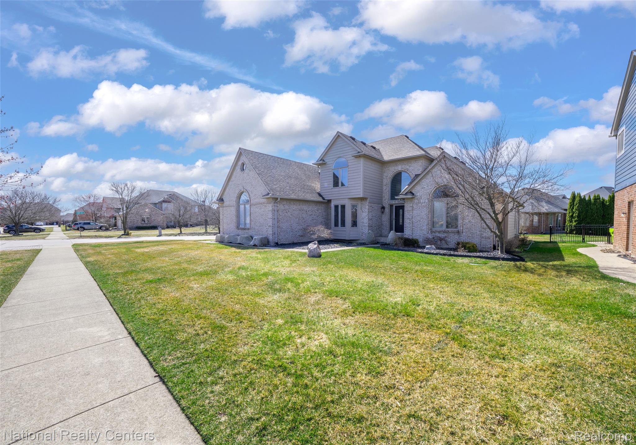 56175 Saint Andrews Drive Property Photo 3