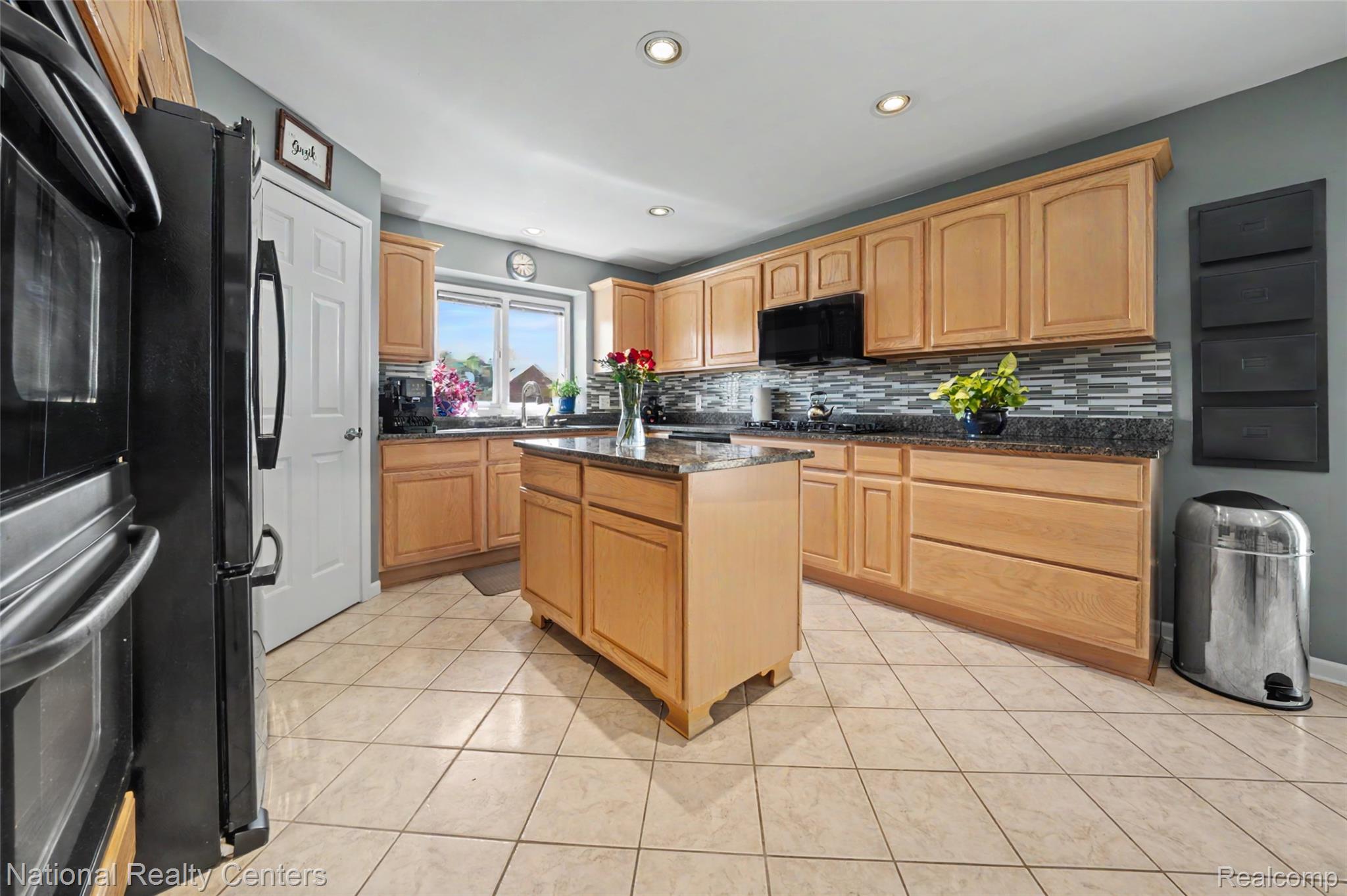 56175 Saint Andrews Drive Property Photo 10