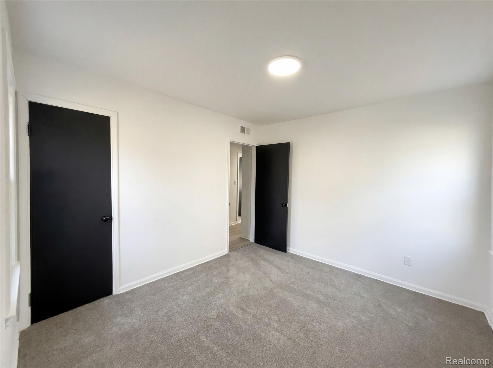 24610 Parklawn Street Property Photo 4