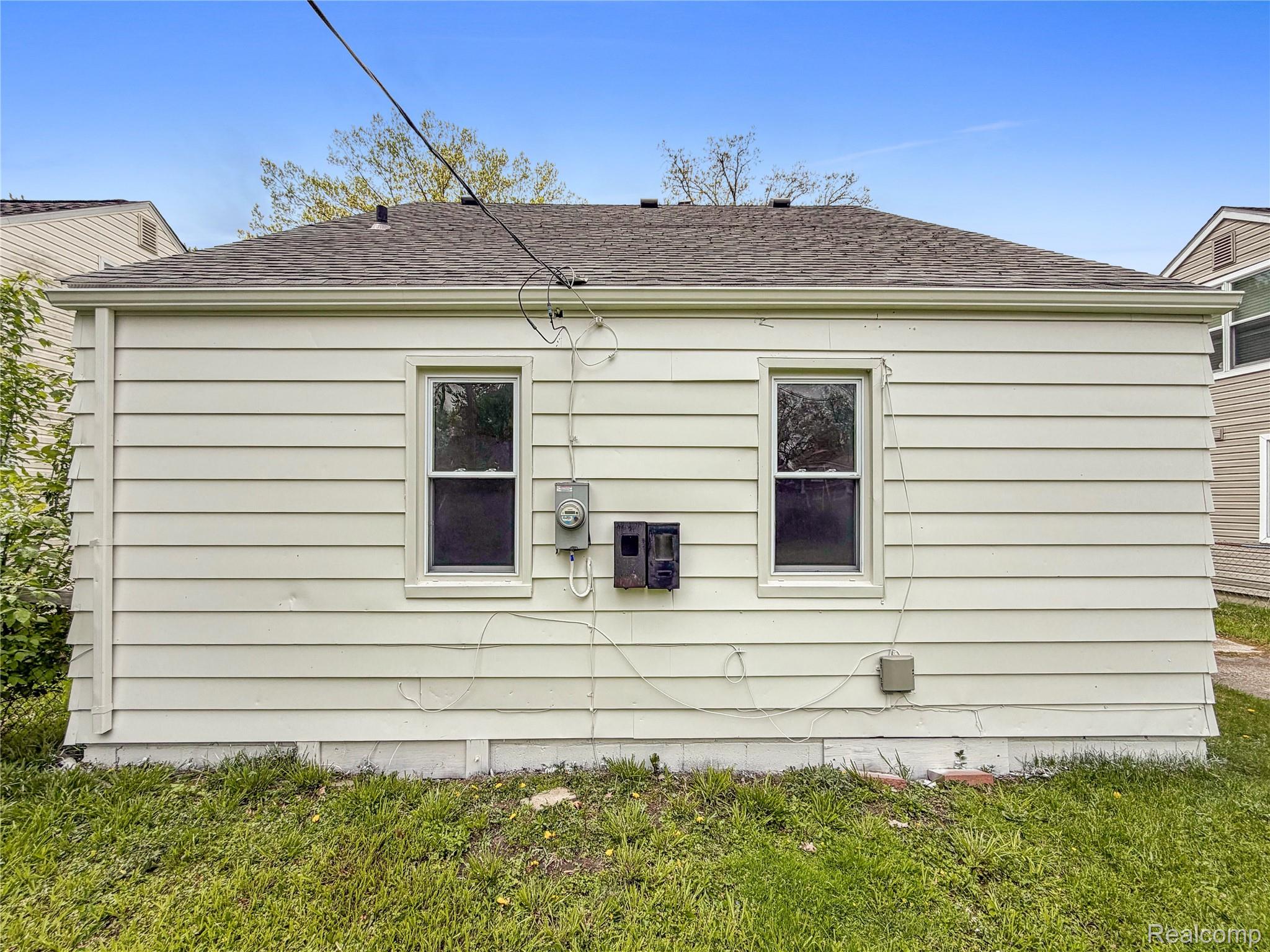 24610 Parklawn Street Property Photo 5