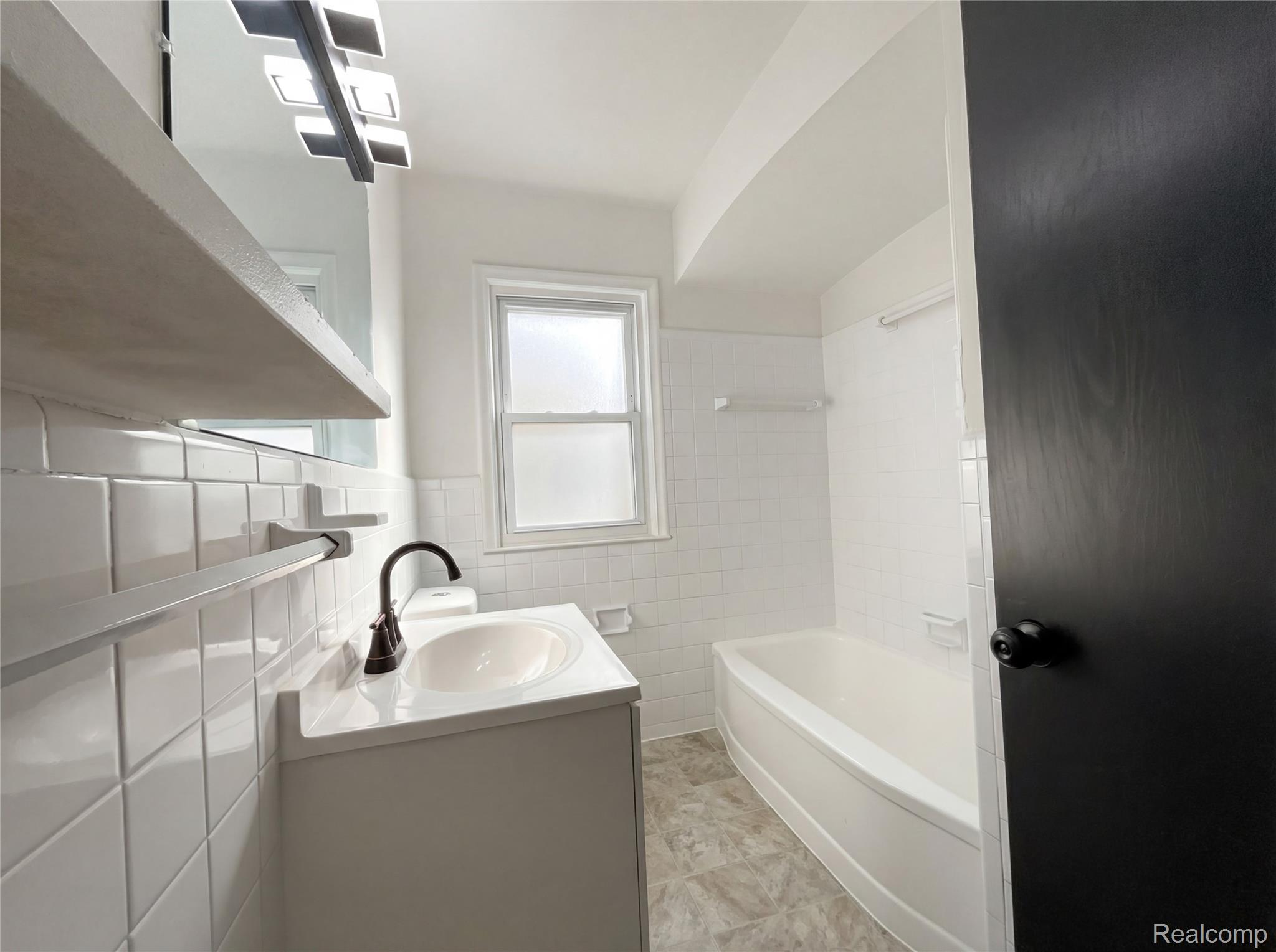 24610 Parklawn Street Property Photo 6