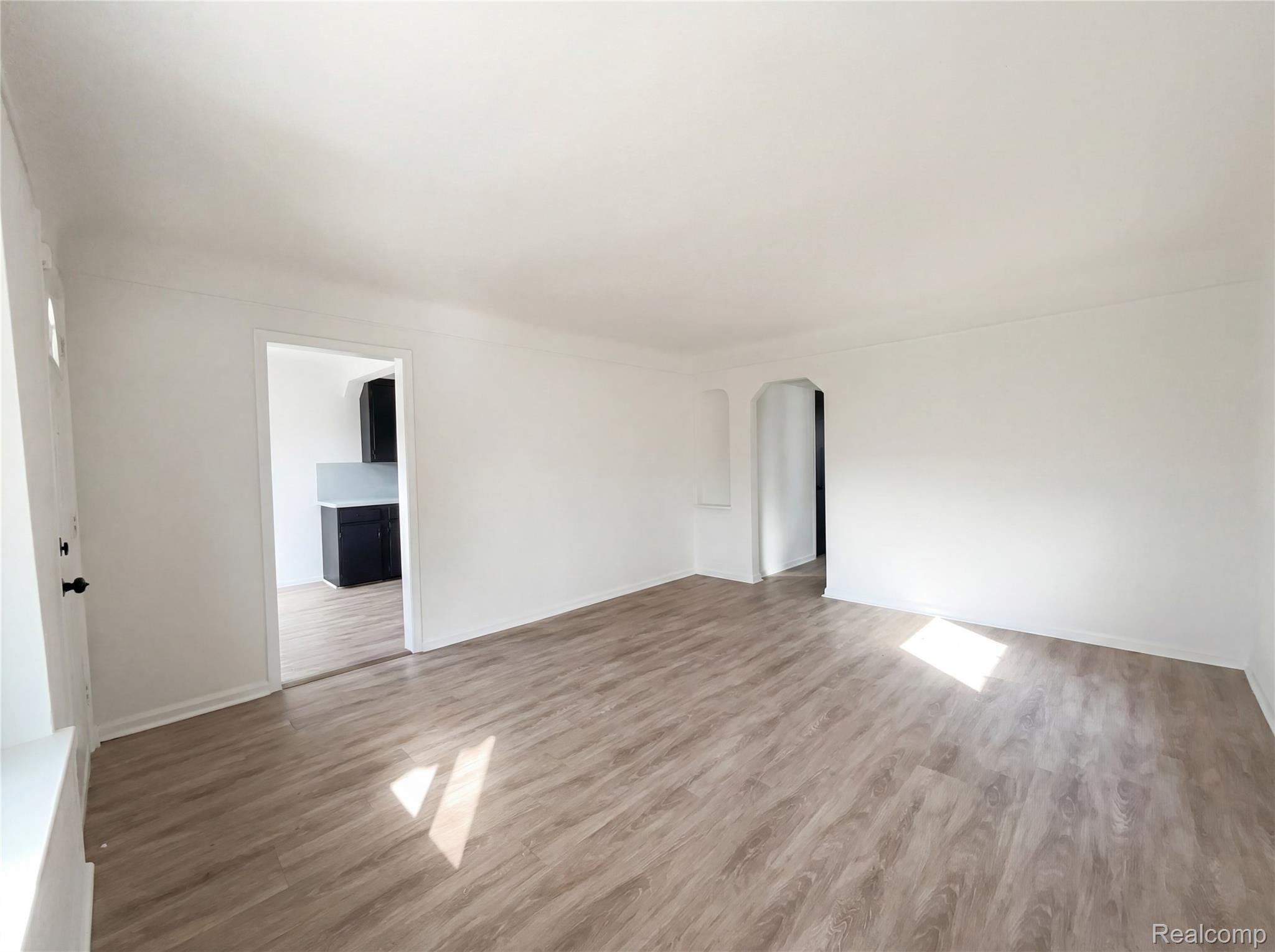24610 Parklawn Street Property Photo 7