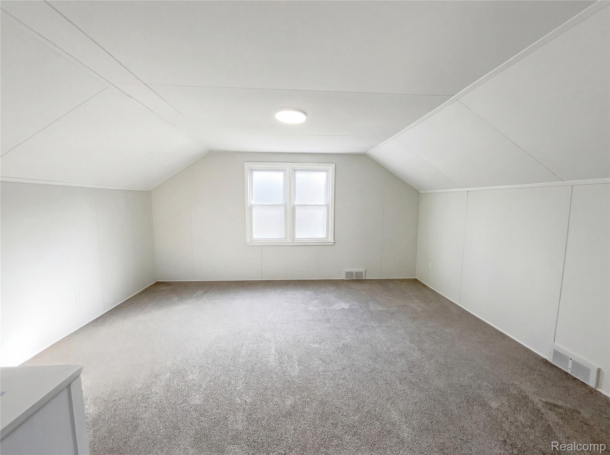 24610 Parklawn Street Property Photo 11