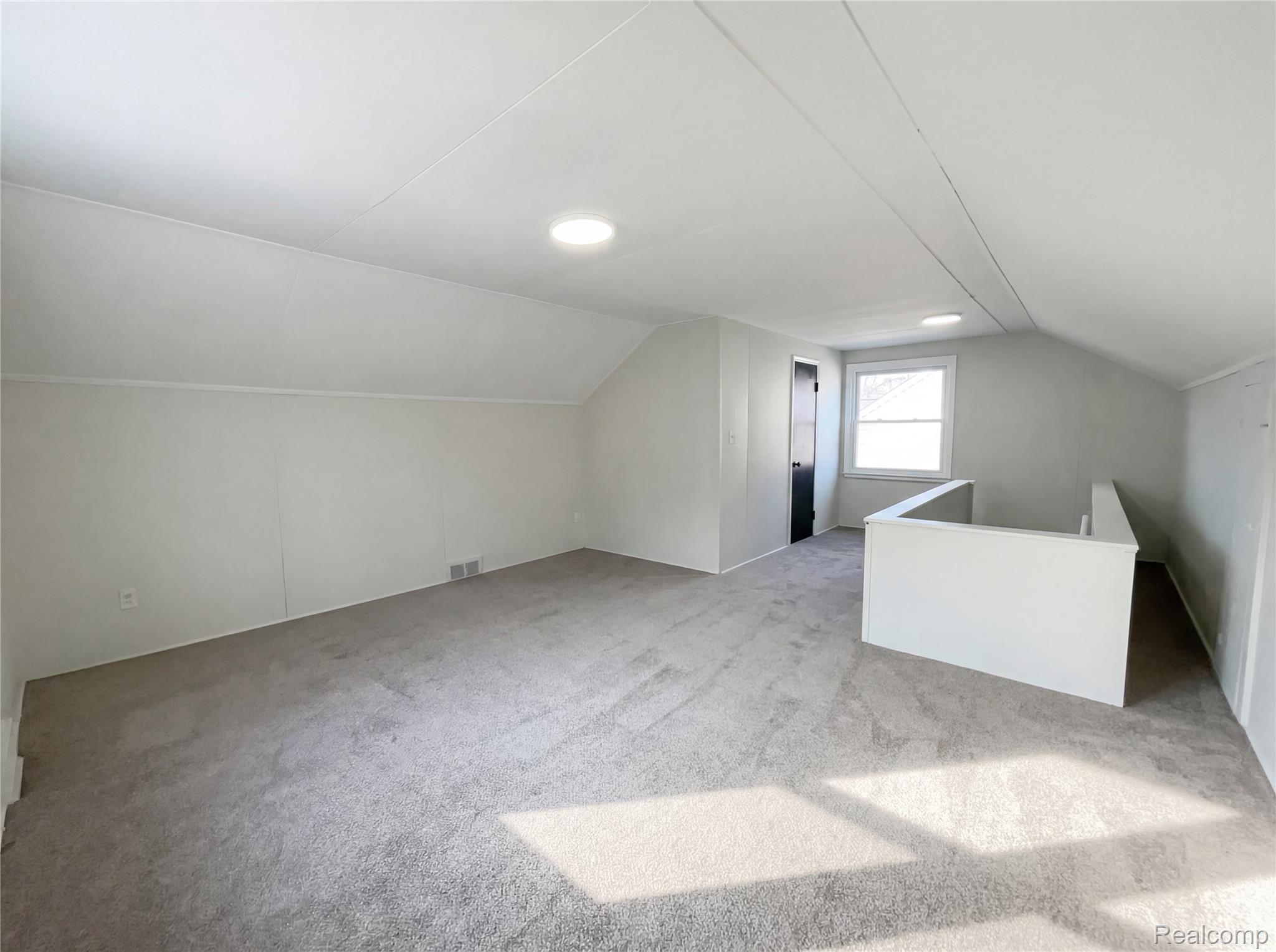 24610 Parklawn Street Property Photo 12