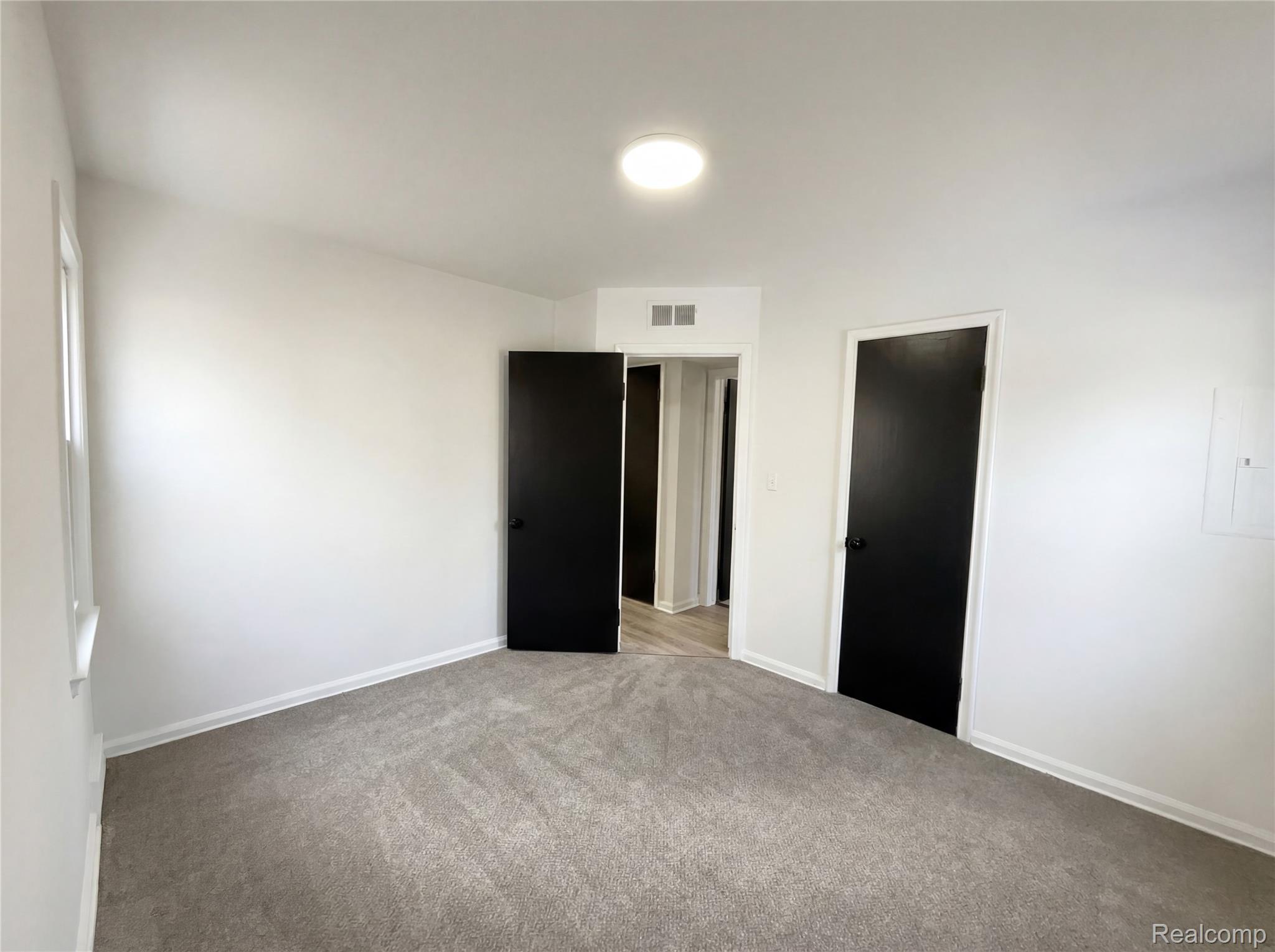 24610 Parklawn Street Property Photo 13