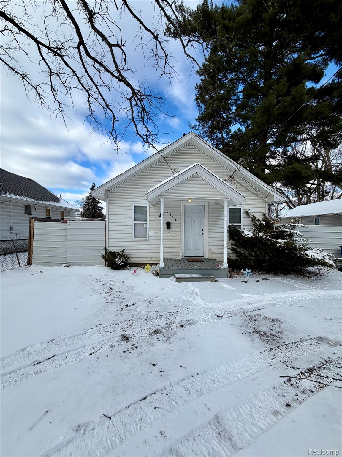 1310 Alvord Avenue Property Photo 1