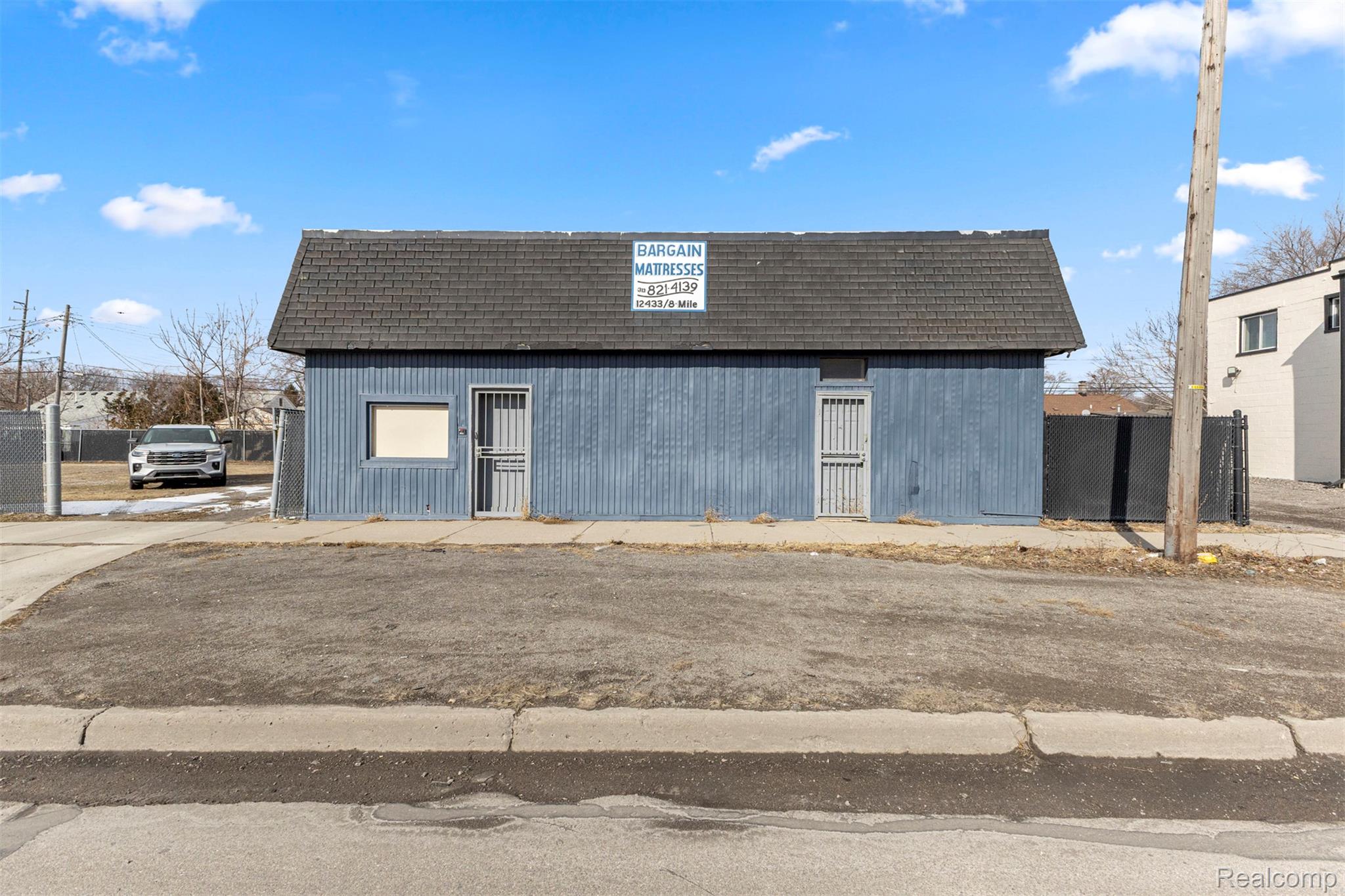 12434 8 Mile Road Property Photo 1