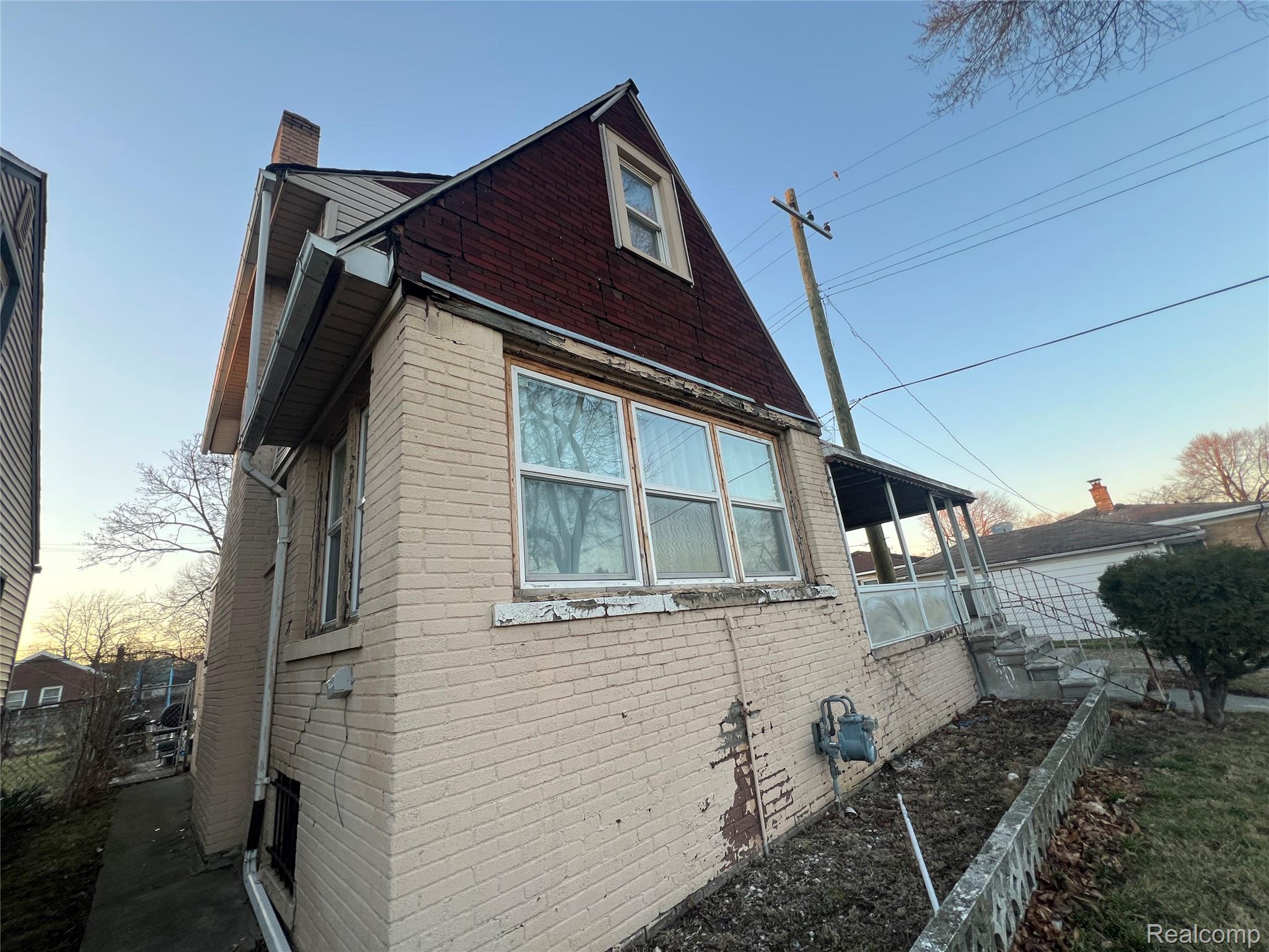 2126 S Deacon Street Property Photo 1