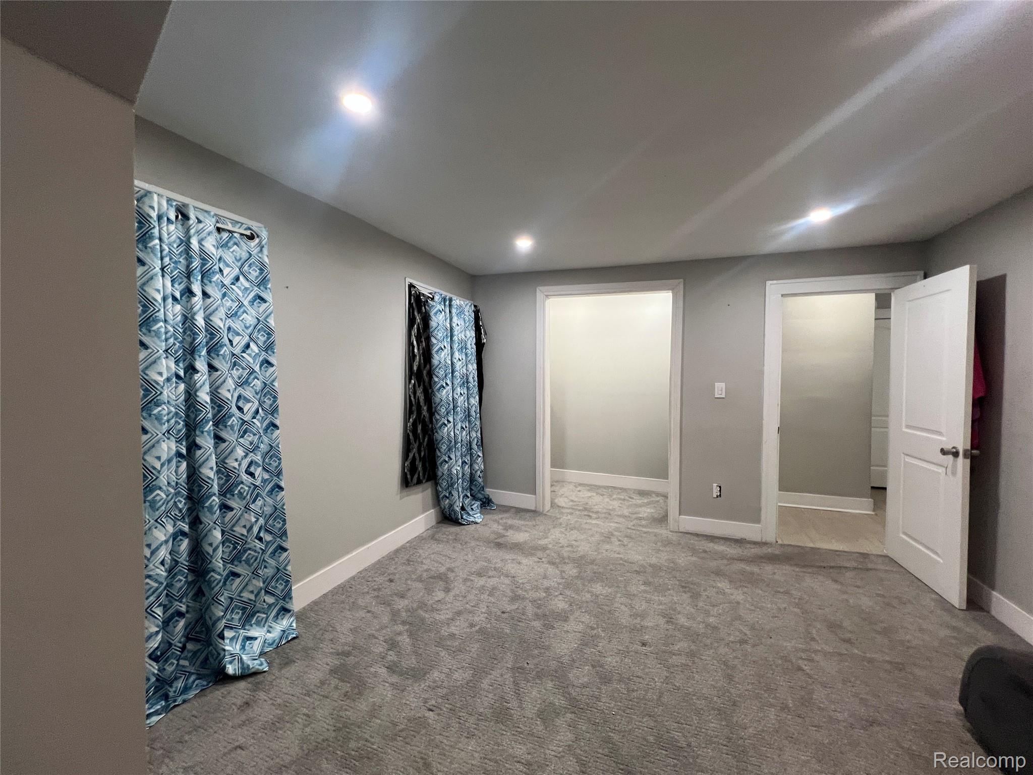 2126 S Deacon Street Property Photo 8