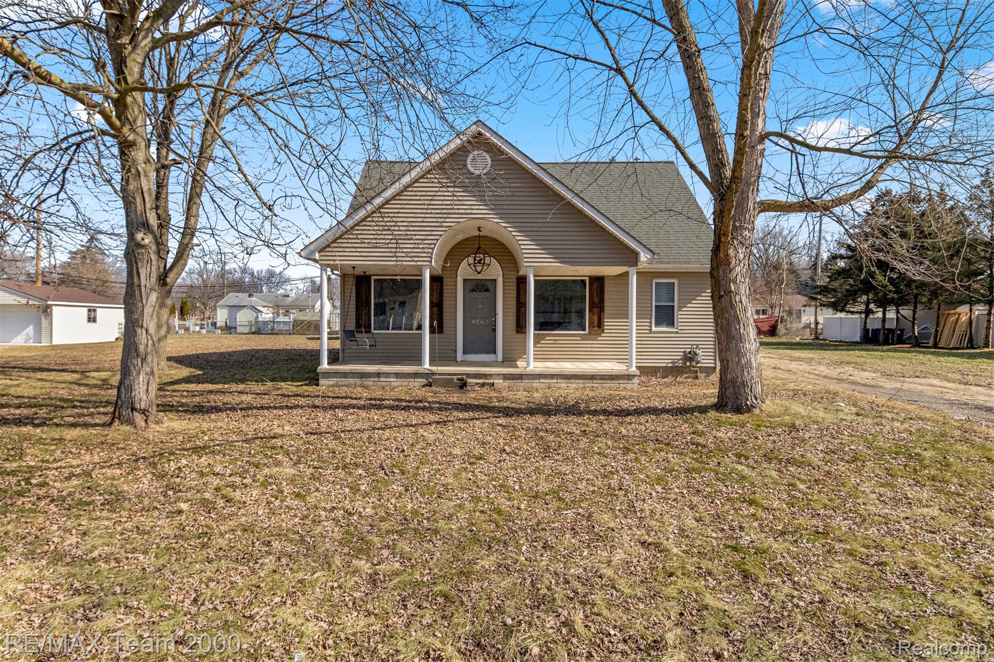 9267 Glenis Street Property Photo 1
