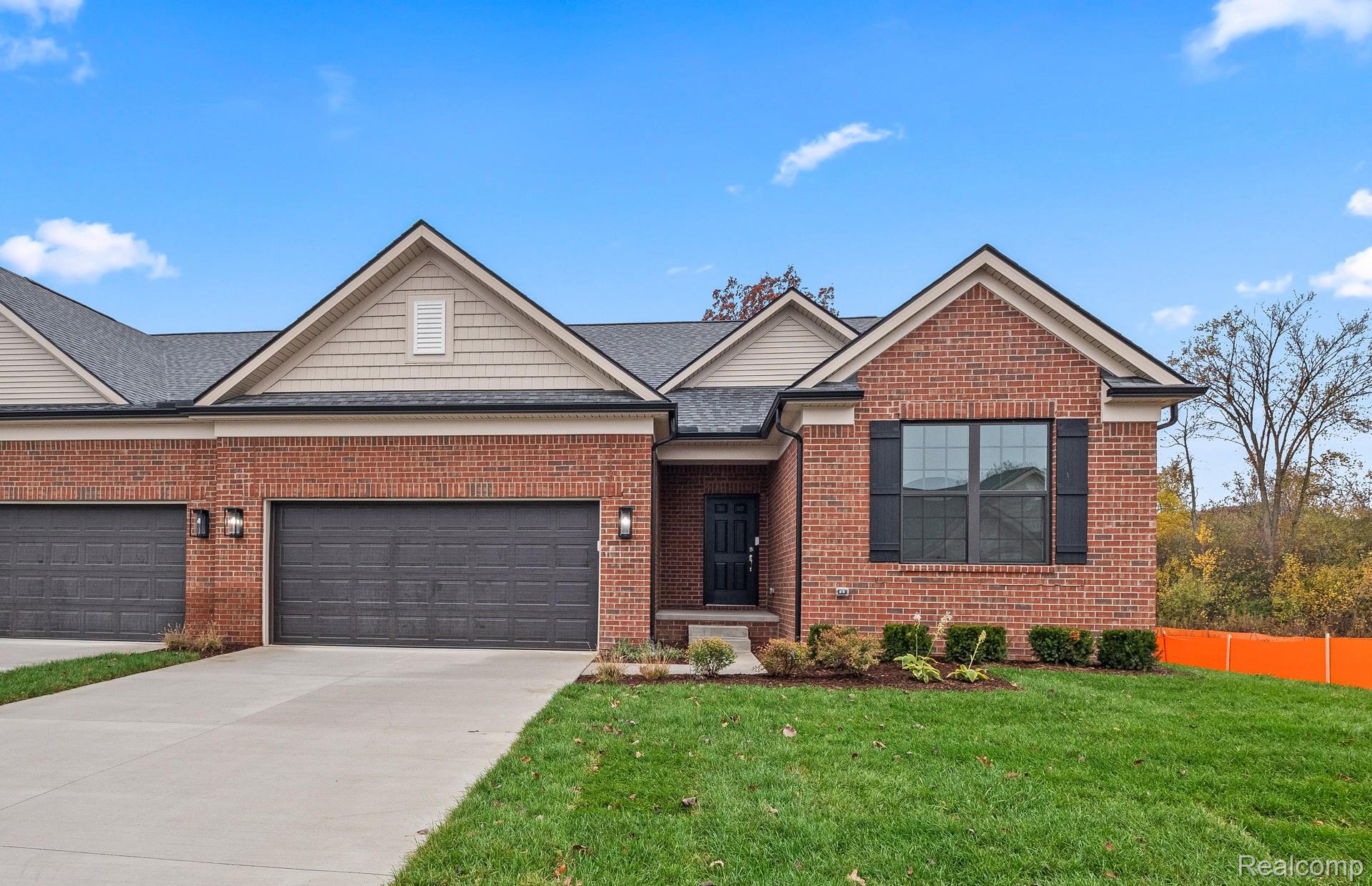 55818 Oak Pointe Drive Property Photo 1