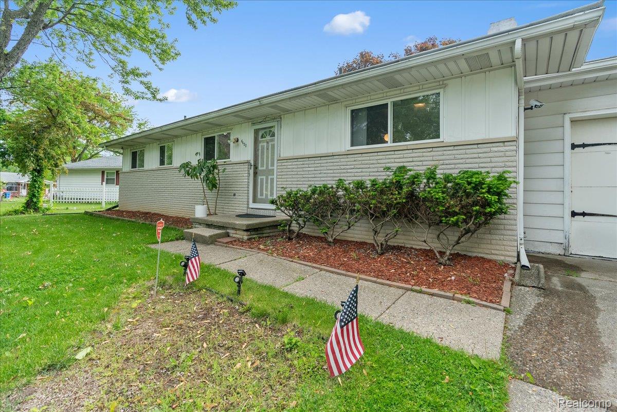 6422 Lerner Way Property Photo 3