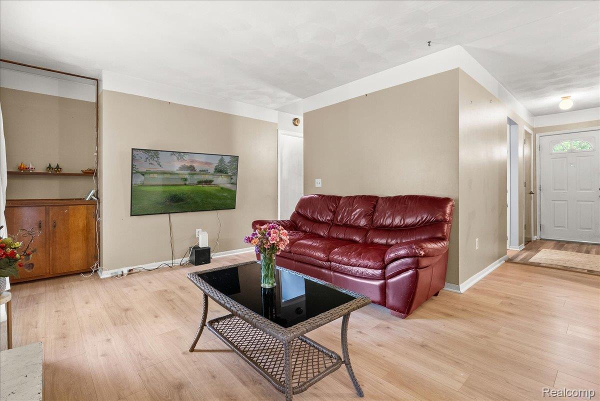 6422 Lerner Way Property Photo 7