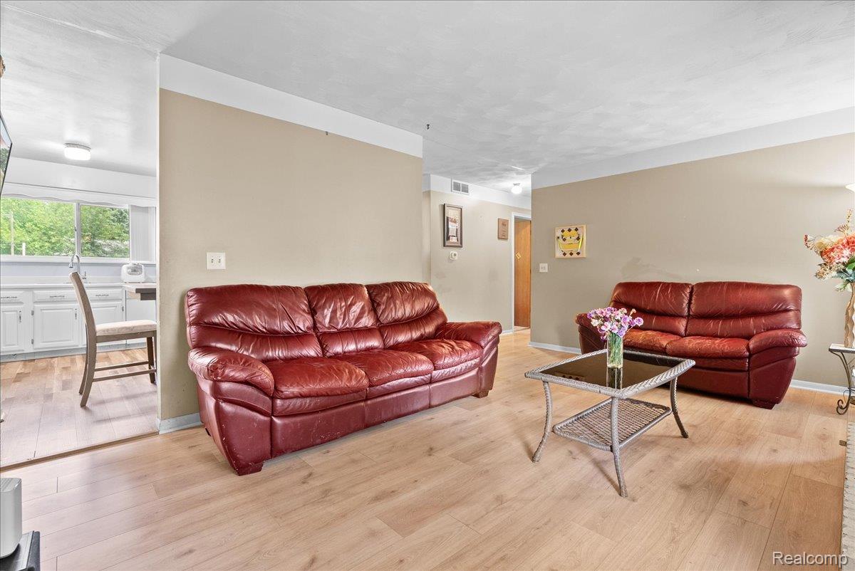 6422 Lerner Way Property Photo 8