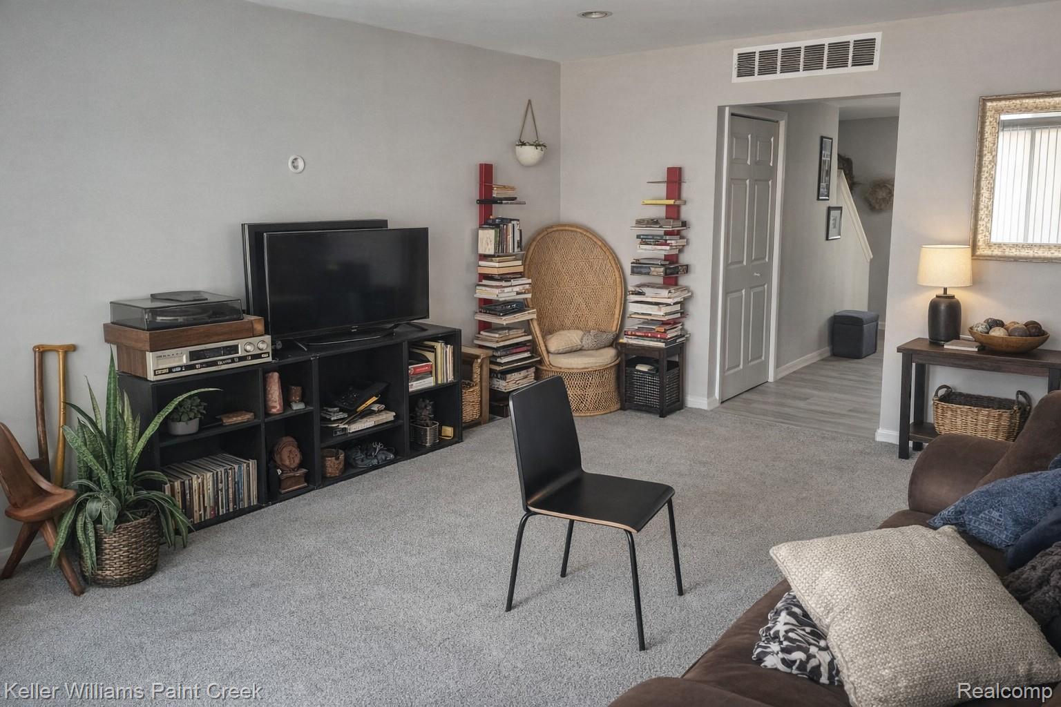 26728 Farmbrook Villa Drive Property Photo 2