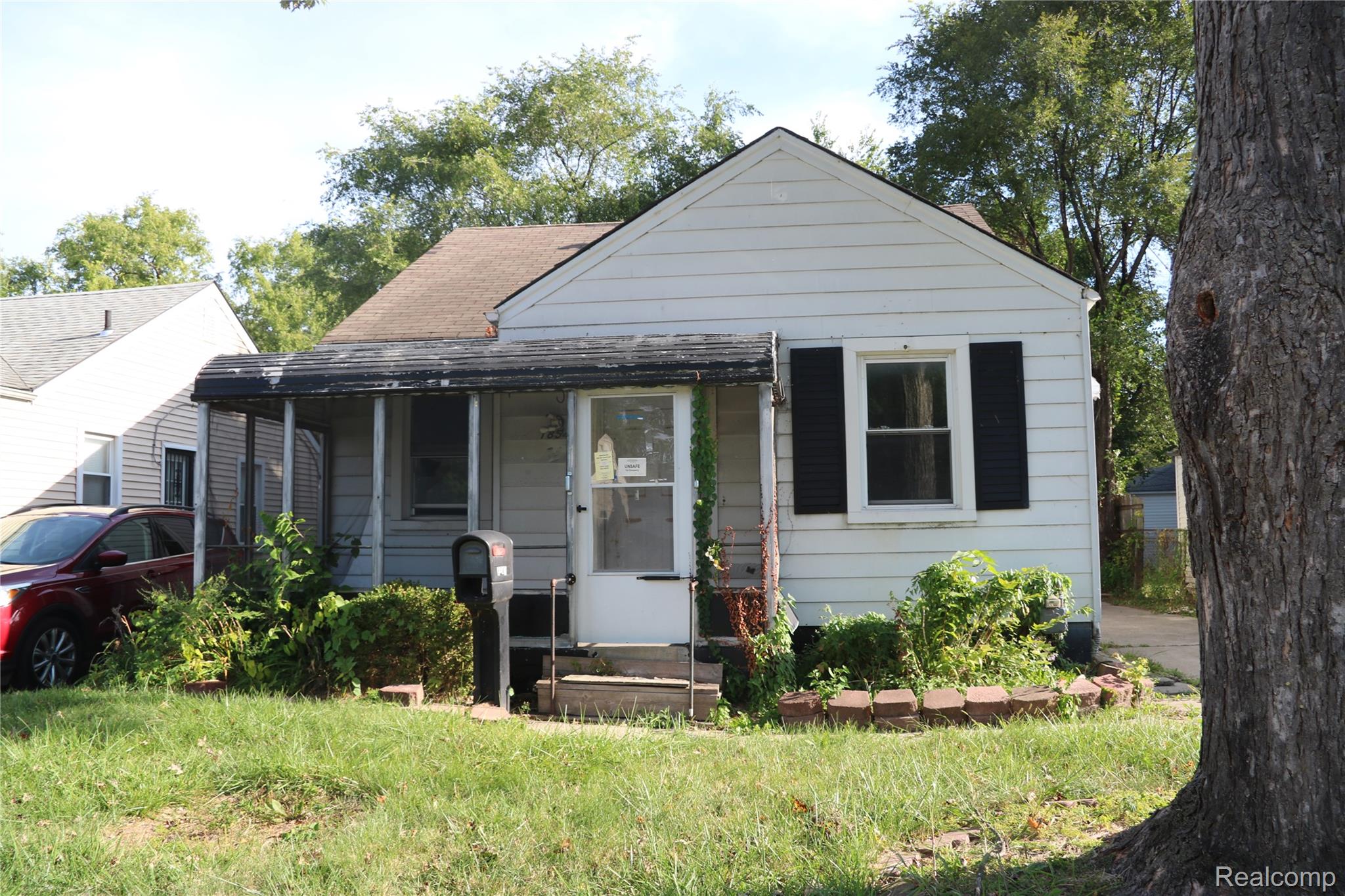 18541 Kingsville Street Property Photo 1