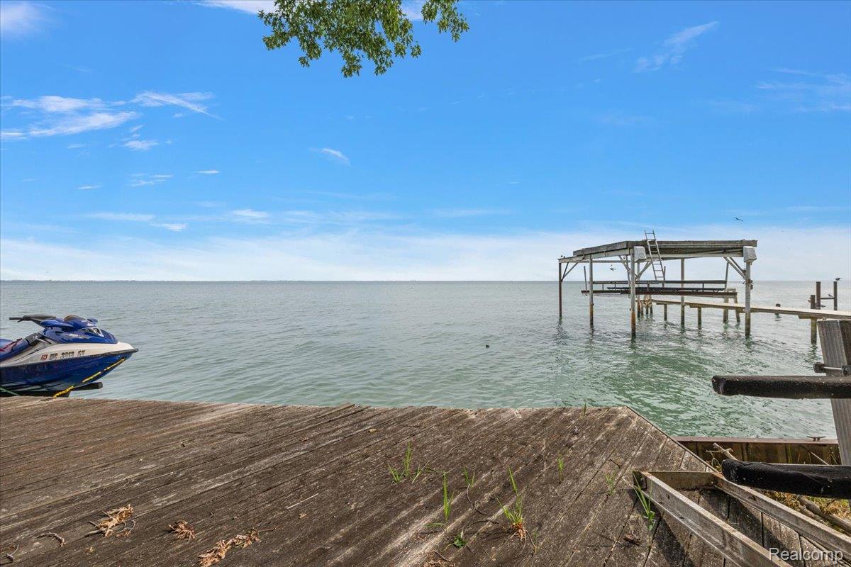 38292 Murdick Drive Property Photo 7