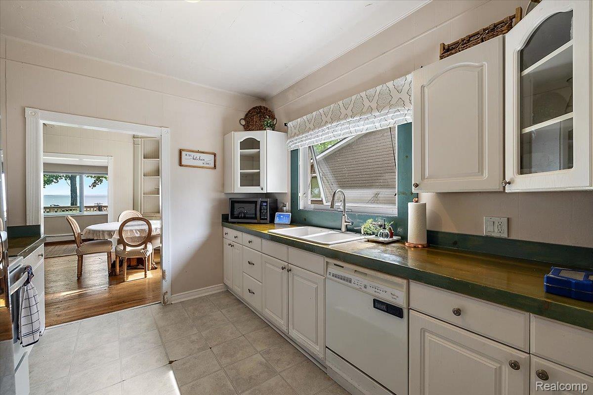38292 Murdick Drive Property Photo 10