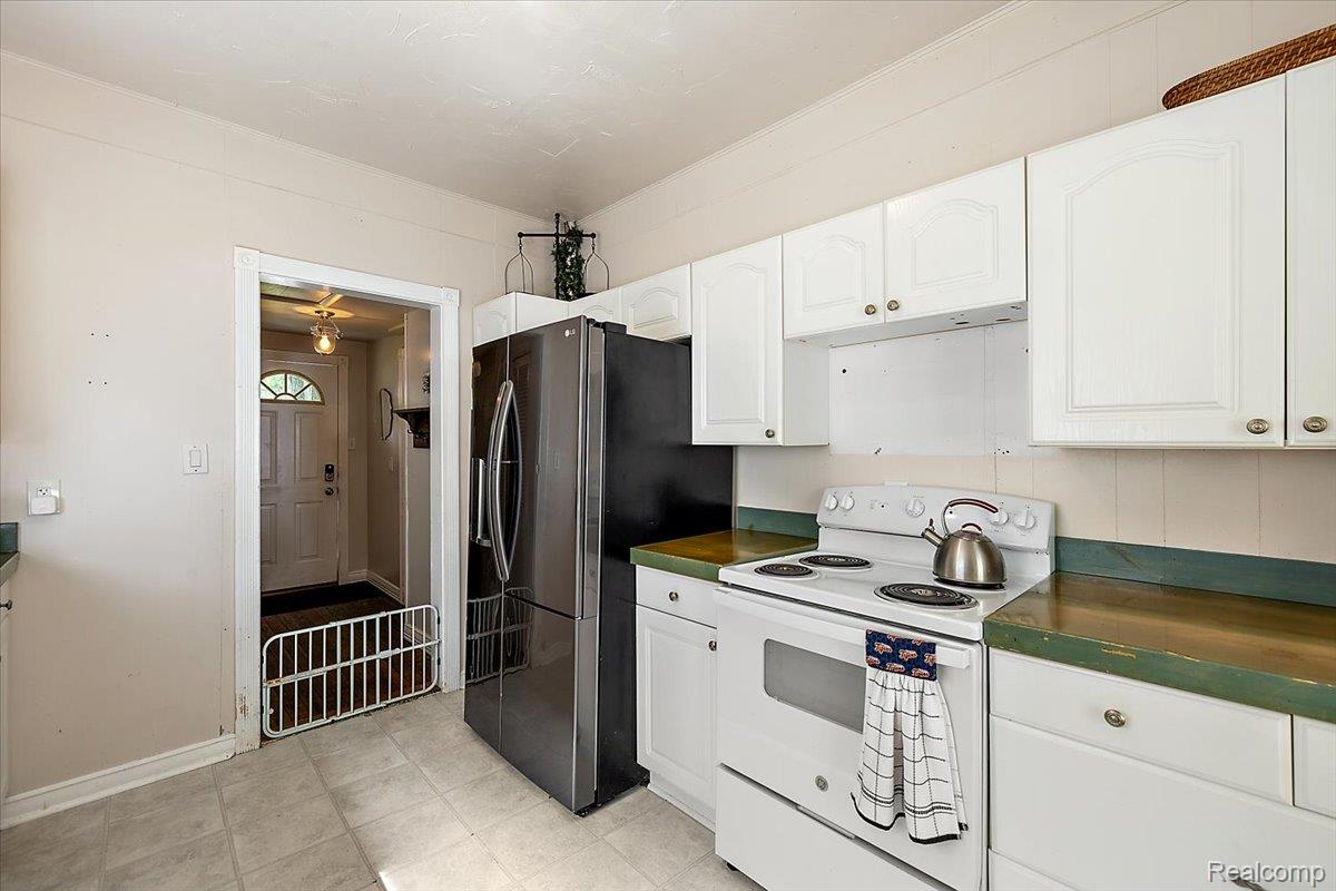 38292 Murdick Drive Property Photo 12