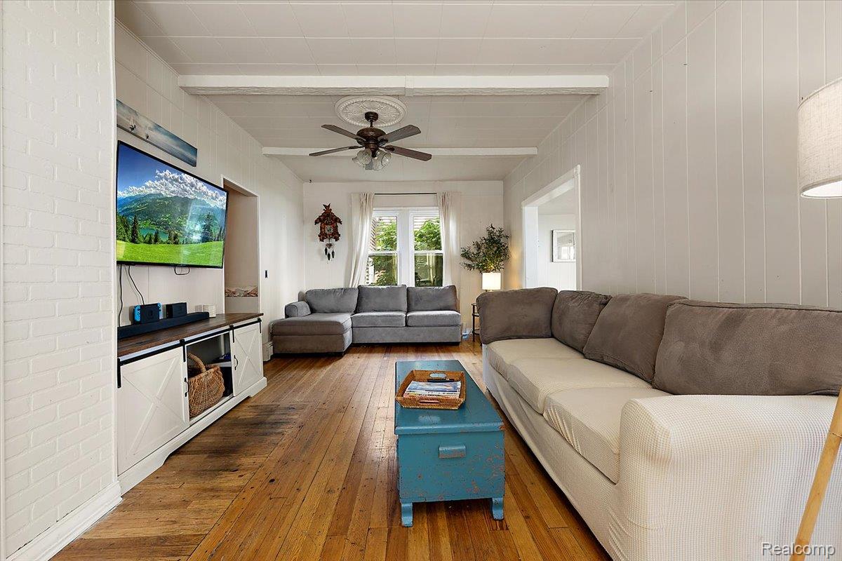 38292 Murdick Drive Property Photo 16
