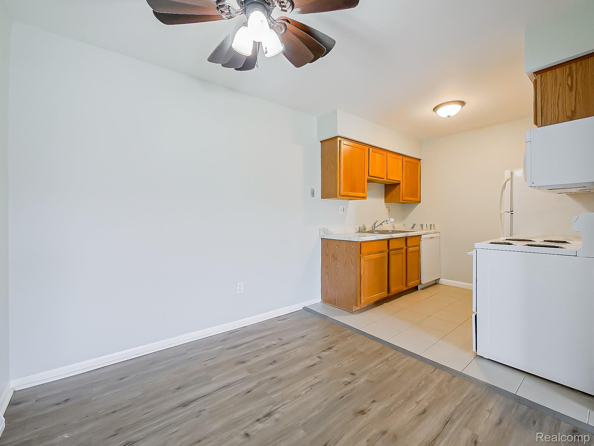 125 E Van Riper Road 7 Property Photo 8