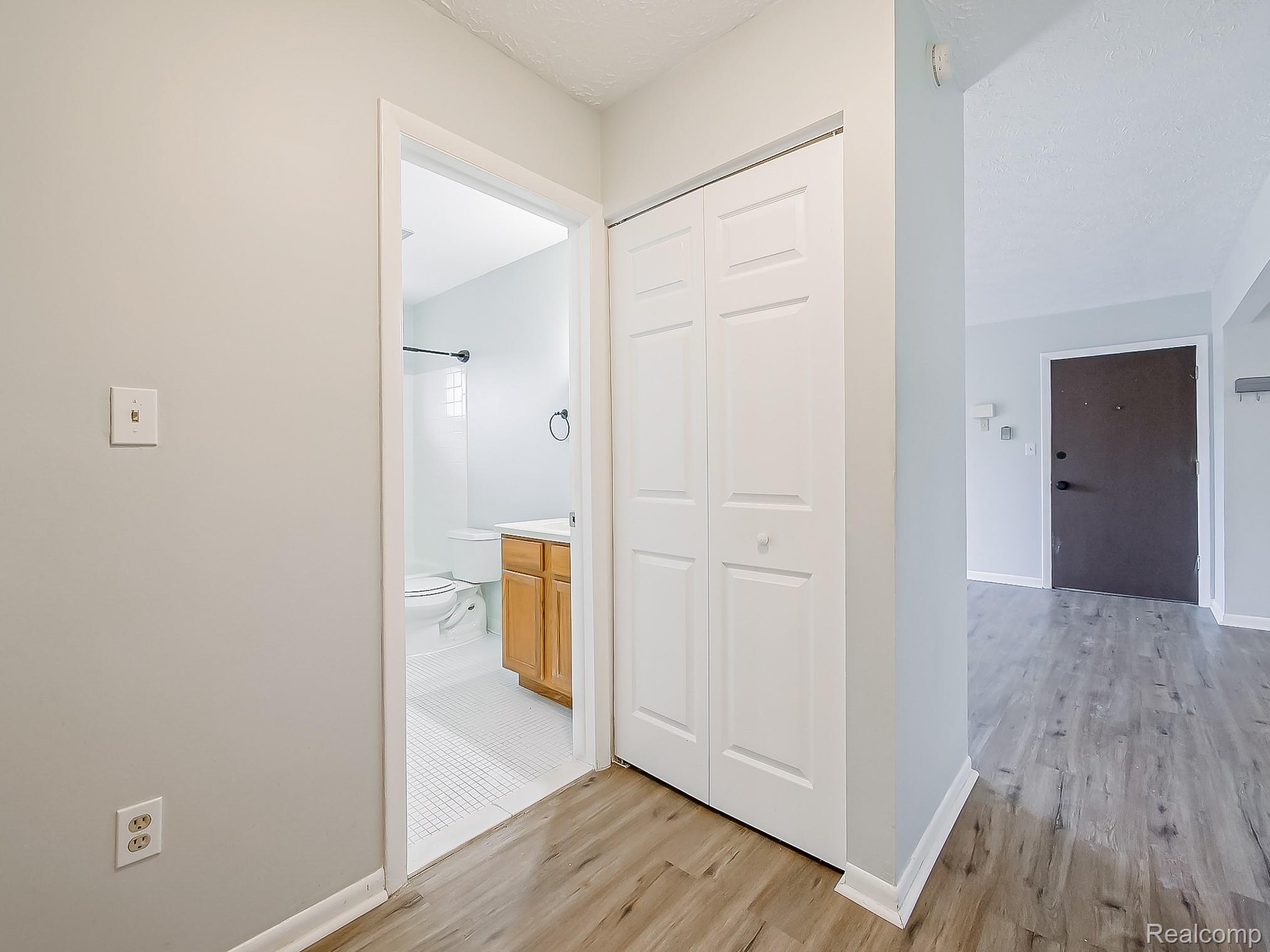 125 E Van Riper Road 7 Property Photo 16