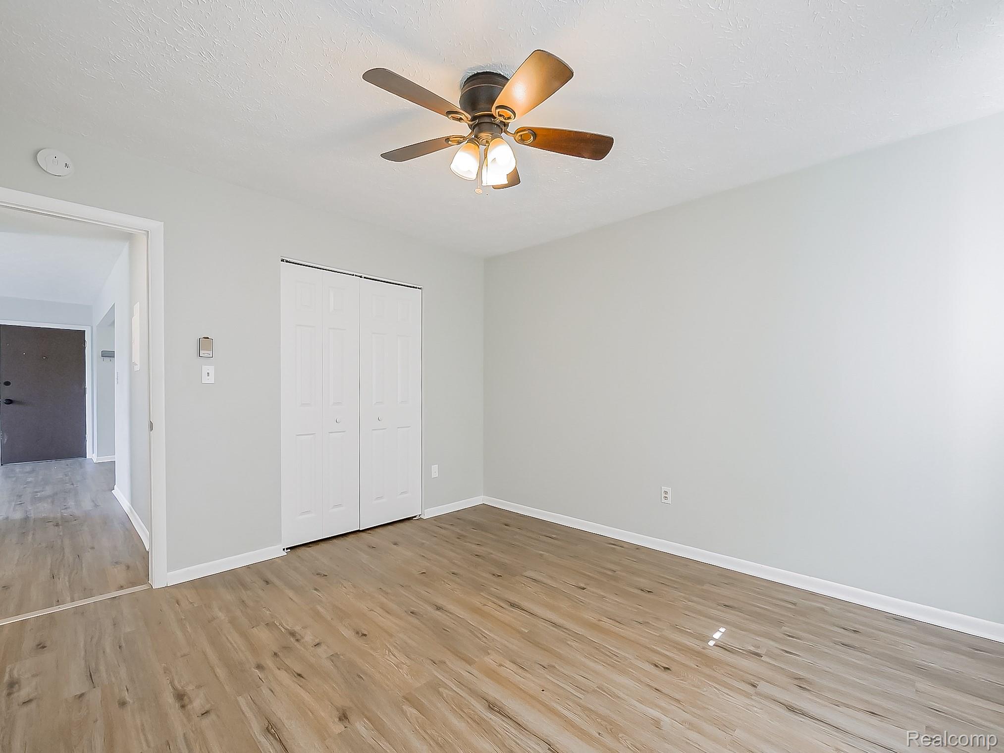 125 E Van Riper Road 7 Property Photo 17