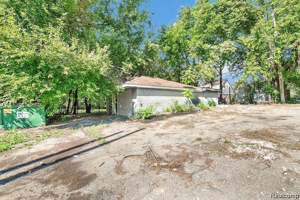 18421 Lahser Road Property Photo 5