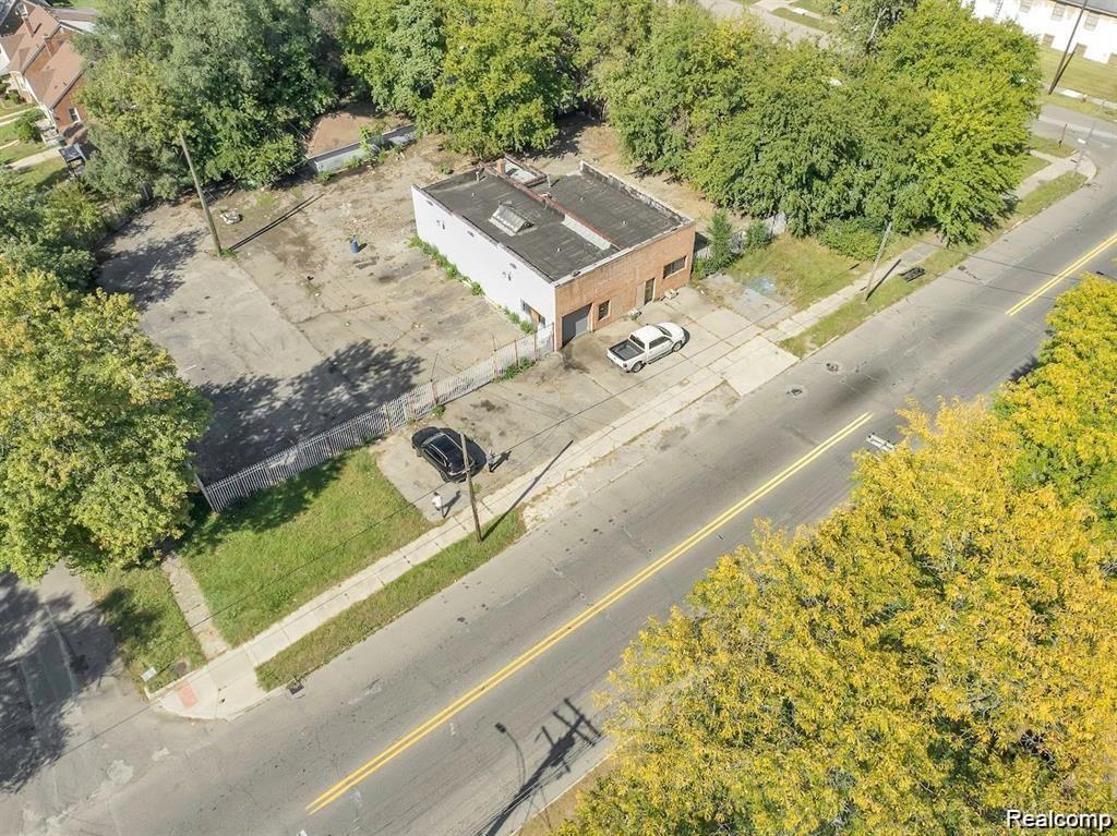 18421 Lahser Road Property Photo 6
