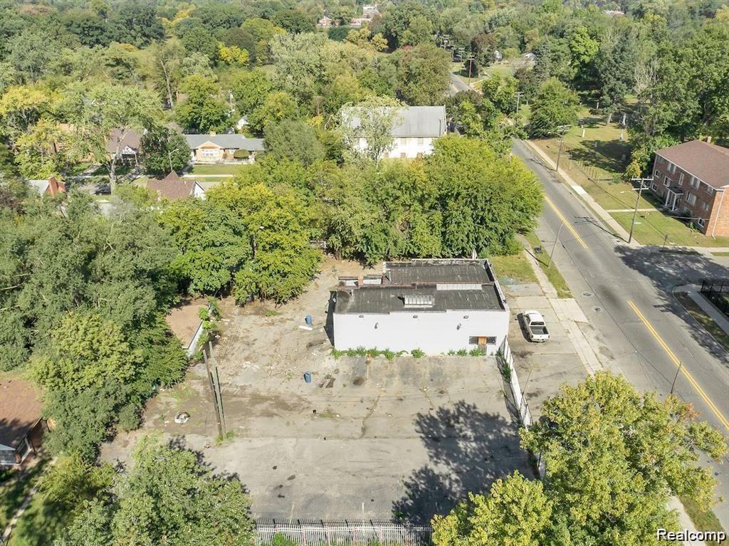 18421 Lahser Road Property Photo 8