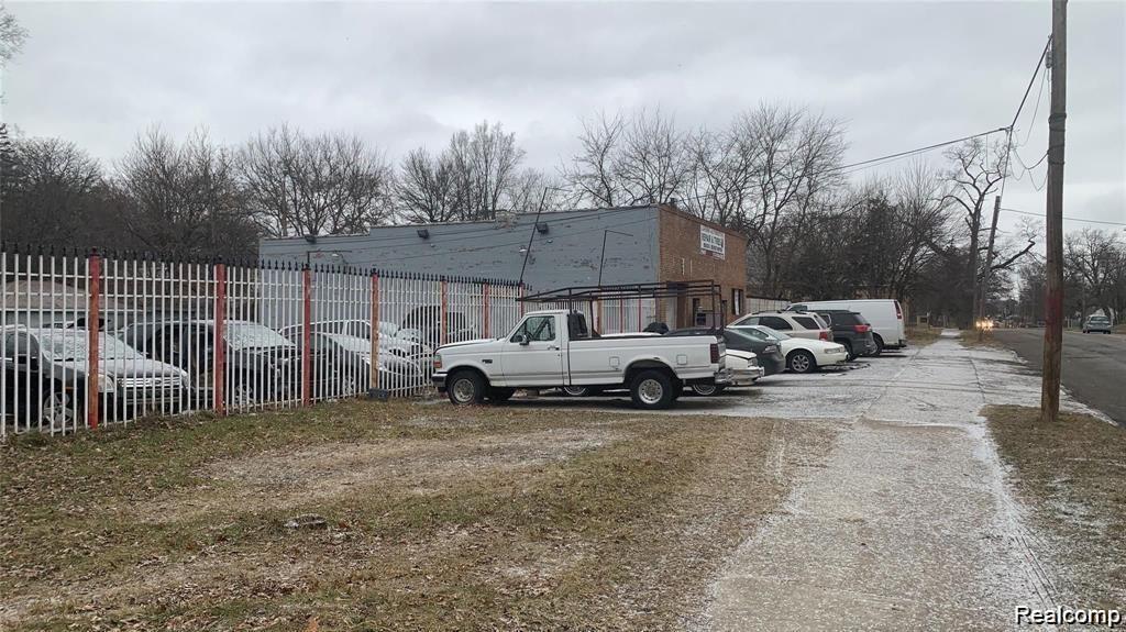 18421 Lahser Road Property Photo 17