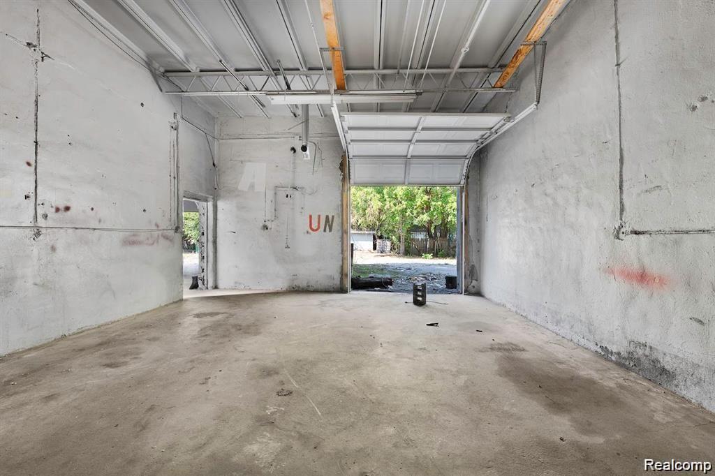 18421 Lahser Road Property Photo 21