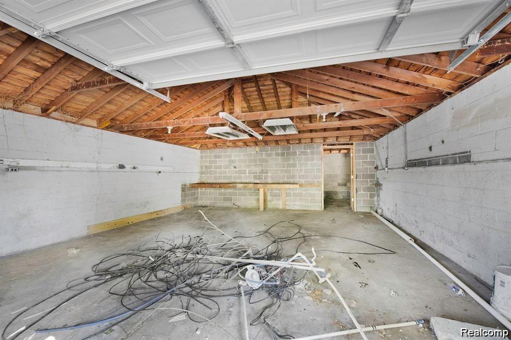 18421 Lahser Road Property Photo 23
