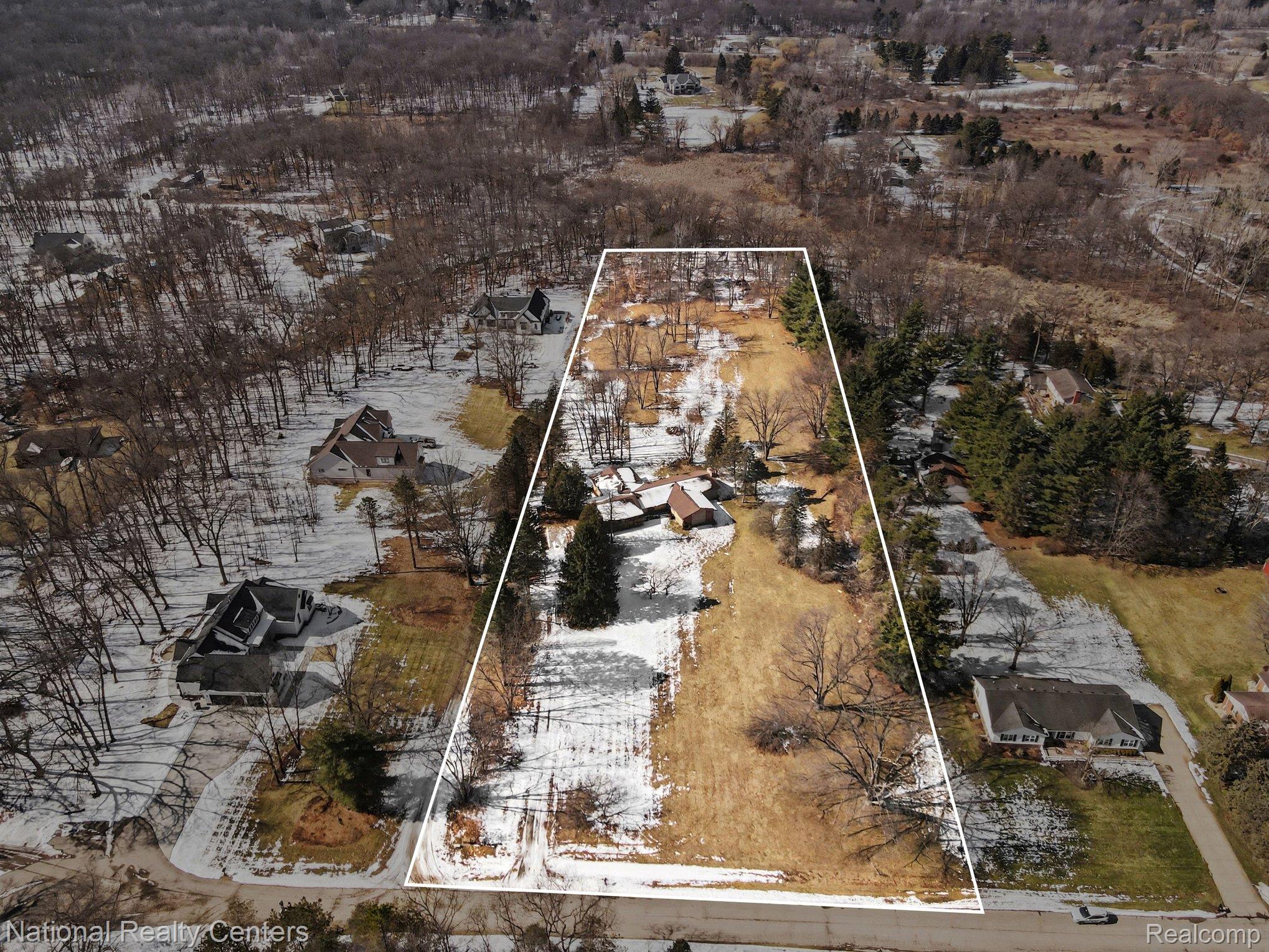 400 Liddy Drive Property Photo 2