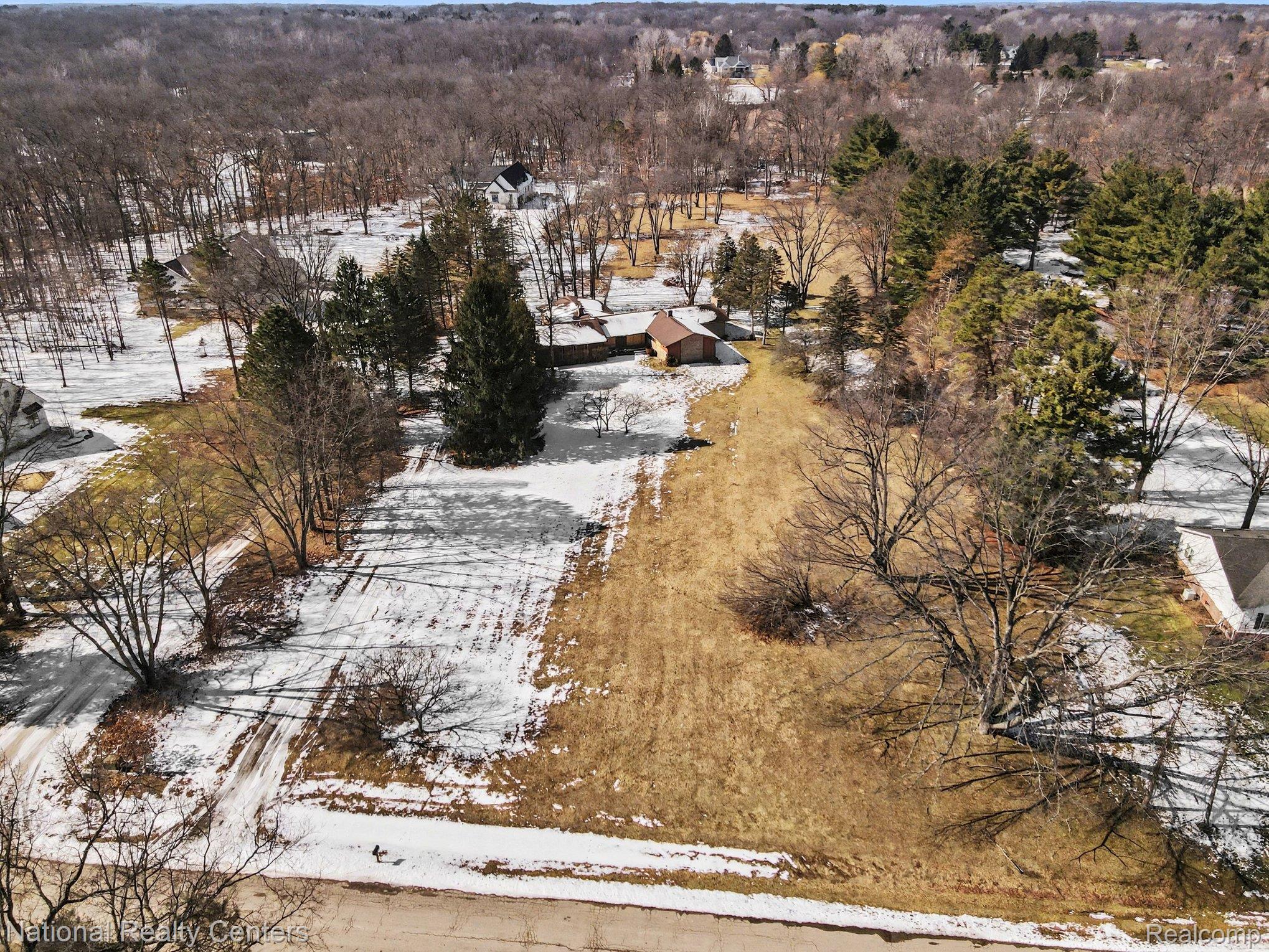400 Liddy Drive Property Photo 5