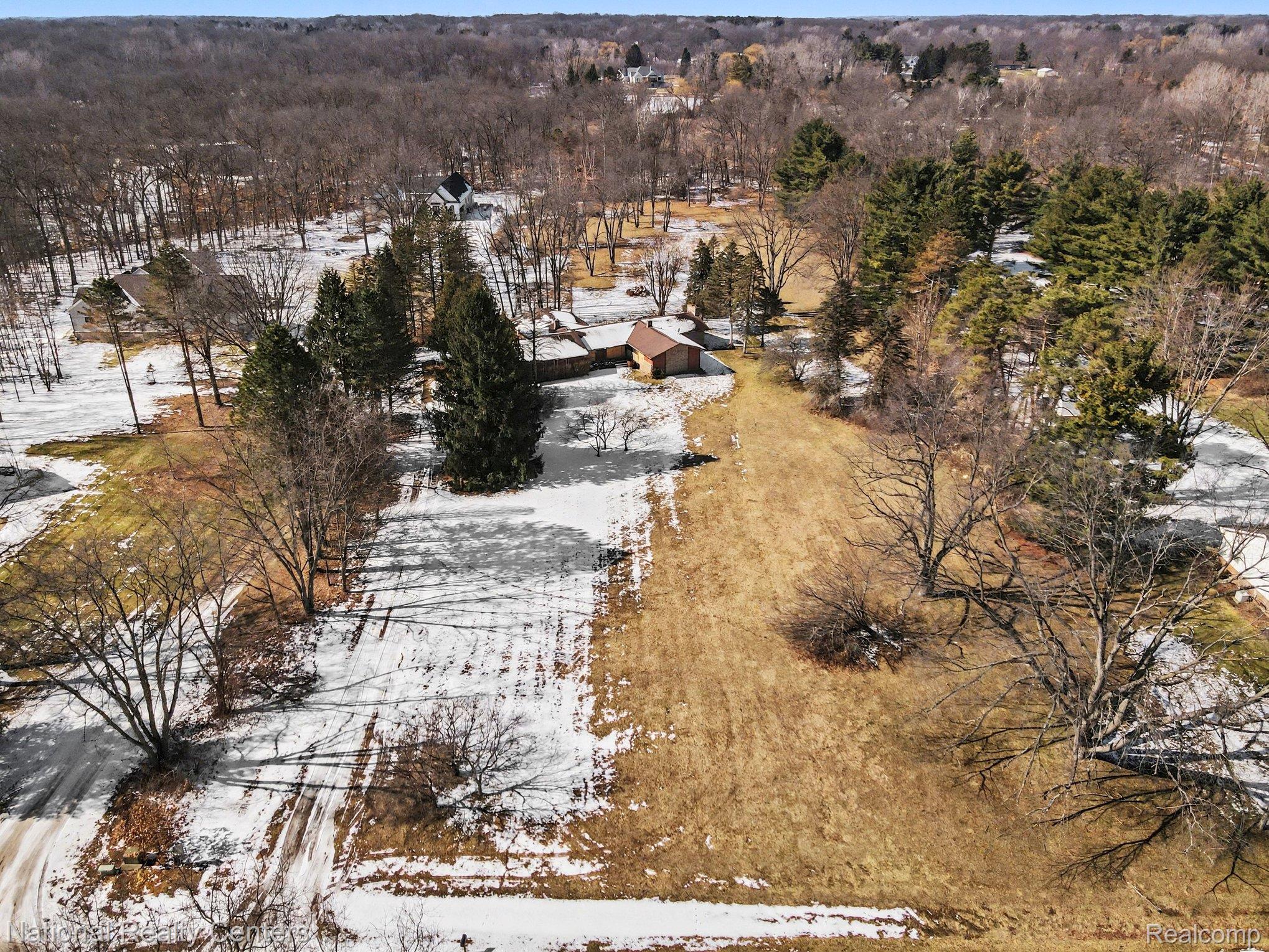 400 Liddy Drive Property Photo 6