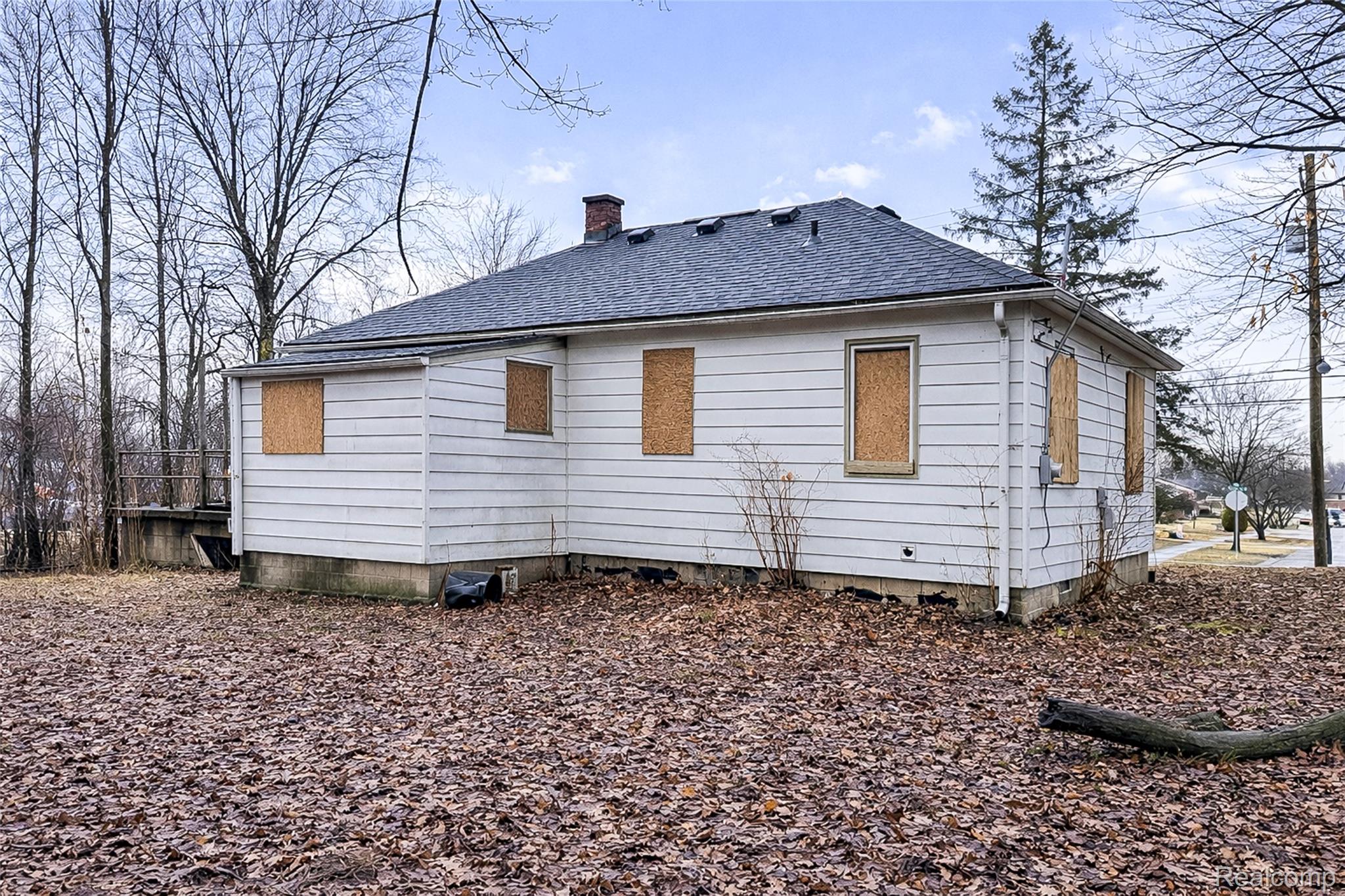 816 S Schuman Street Property Photo 10