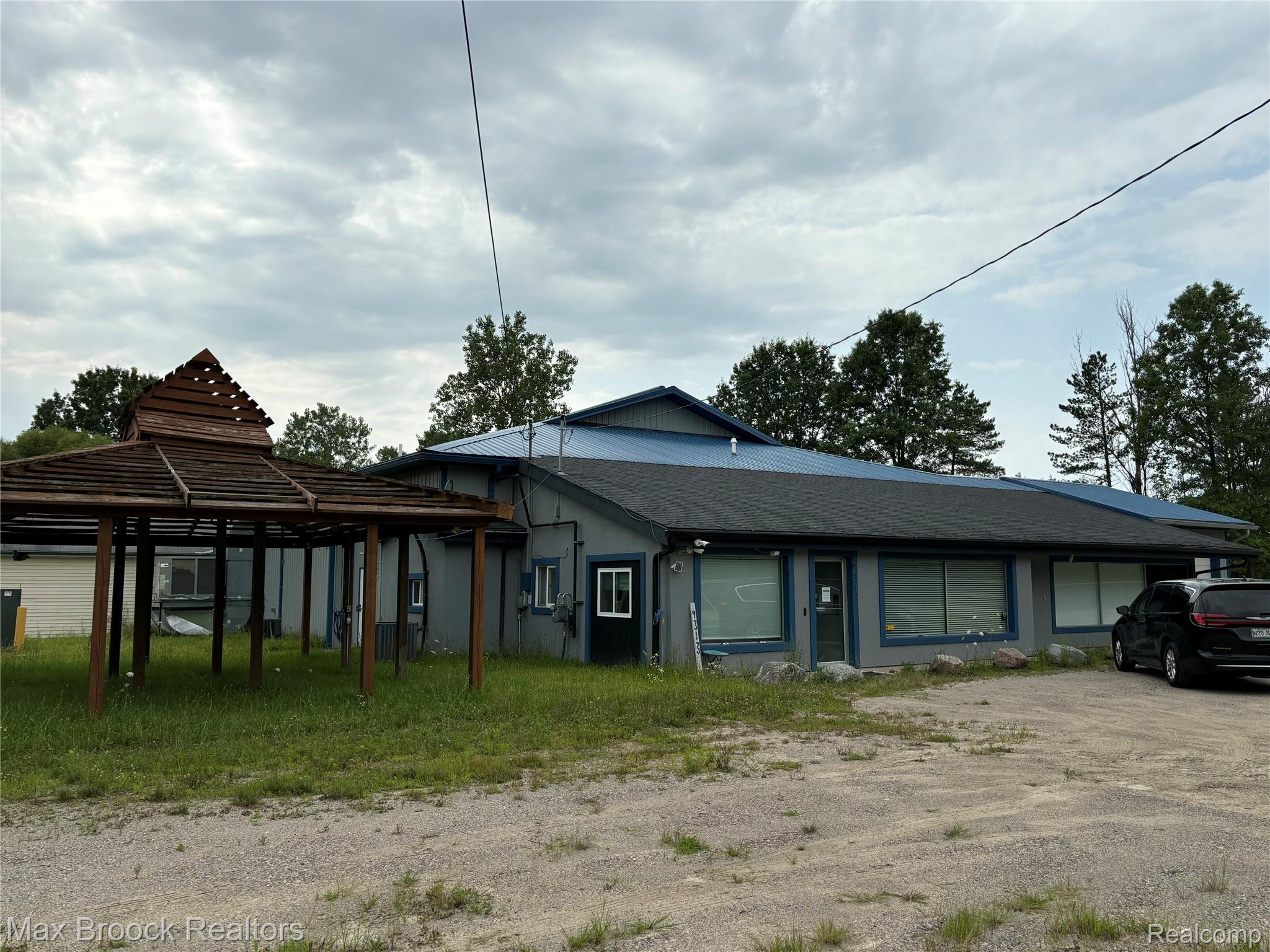 9313 N Dort Highway Property Photo 1