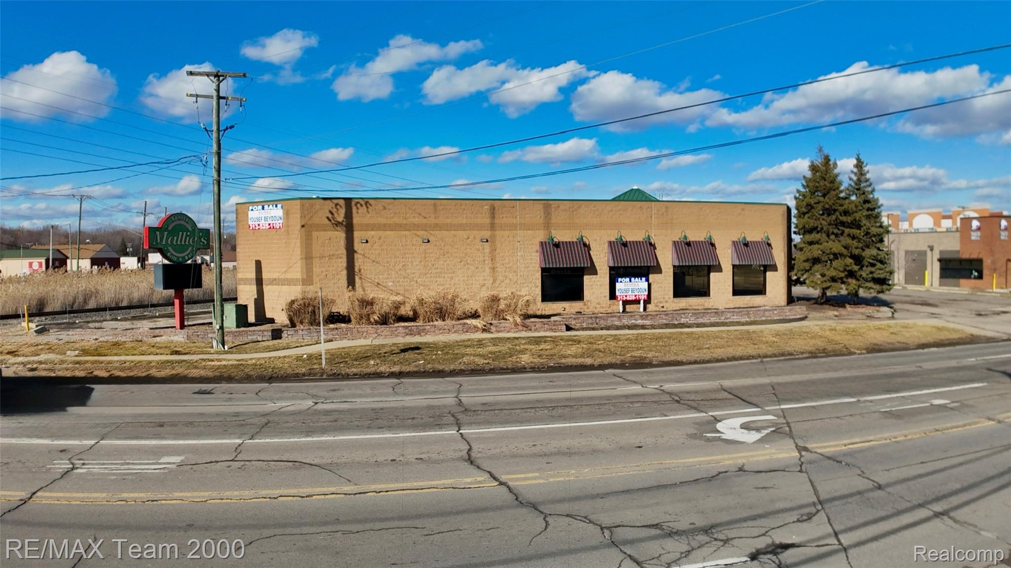 19400 Northline Road Property Photo 6