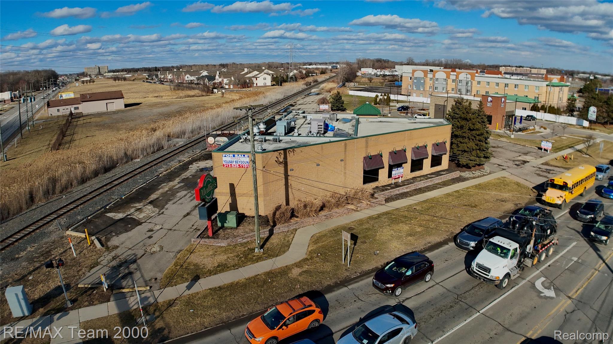 19400 Northline Road Property Photo 8