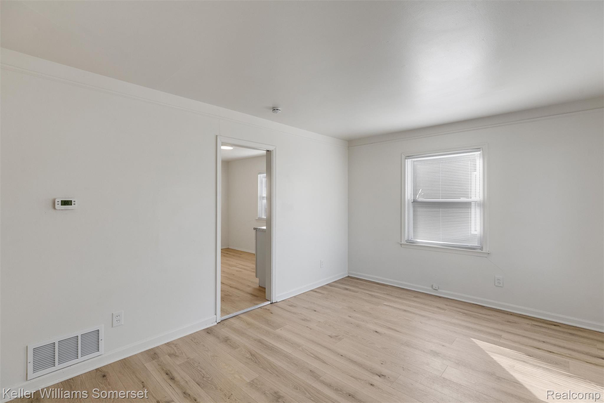 24840 Lauren Avenue Property Photo 4
