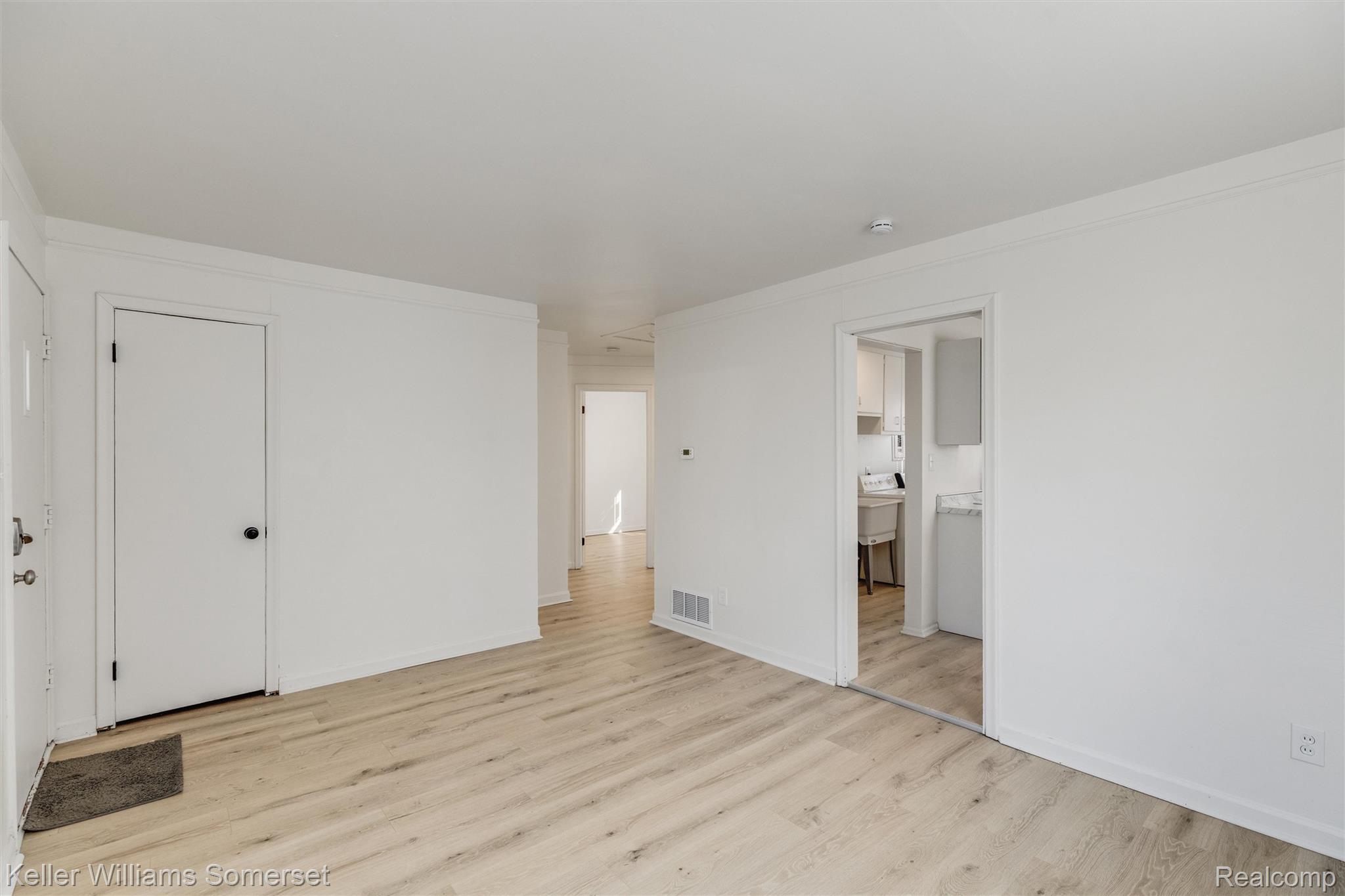 24840 Lauren Avenue Property Photo 6