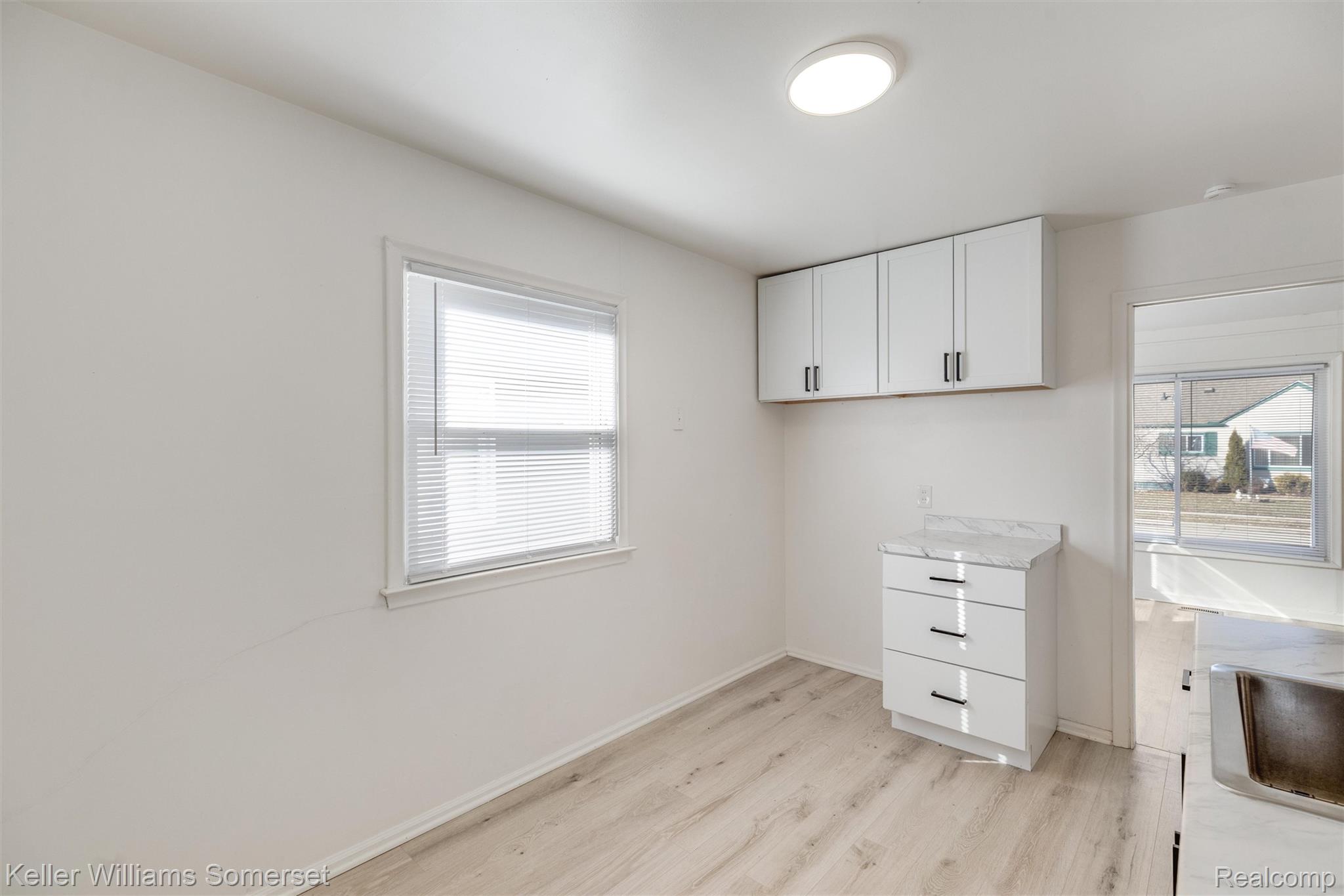 24840 Lauren Avenue Property Photo 11