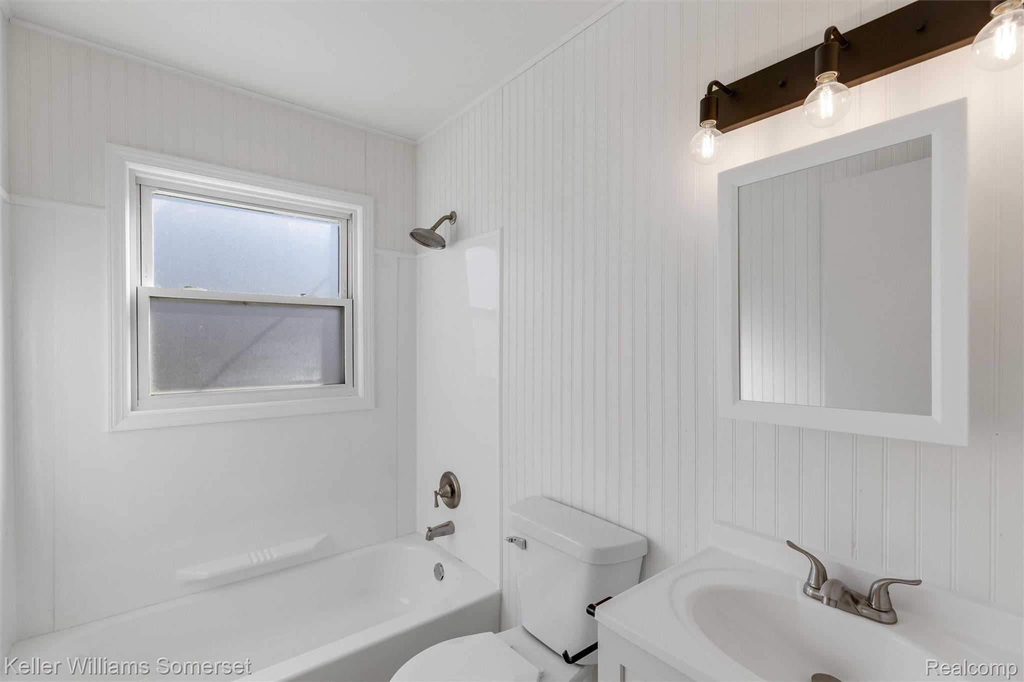 24840 Lauren Avenue Property Photo 12