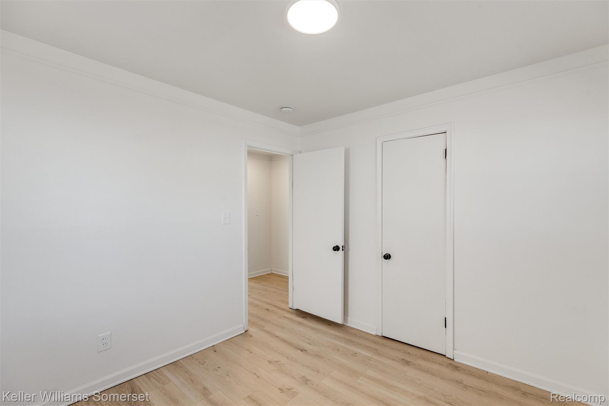24840 Lauren Avenue Property Photo 17