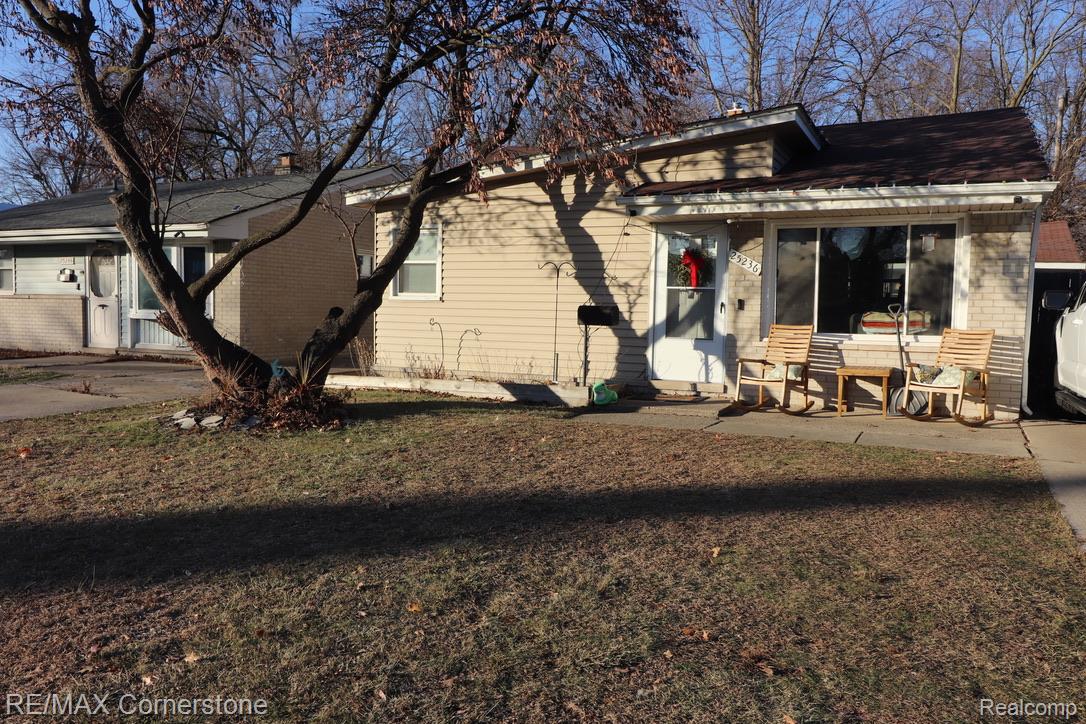 25236 Hopkins Street Property Photo 1