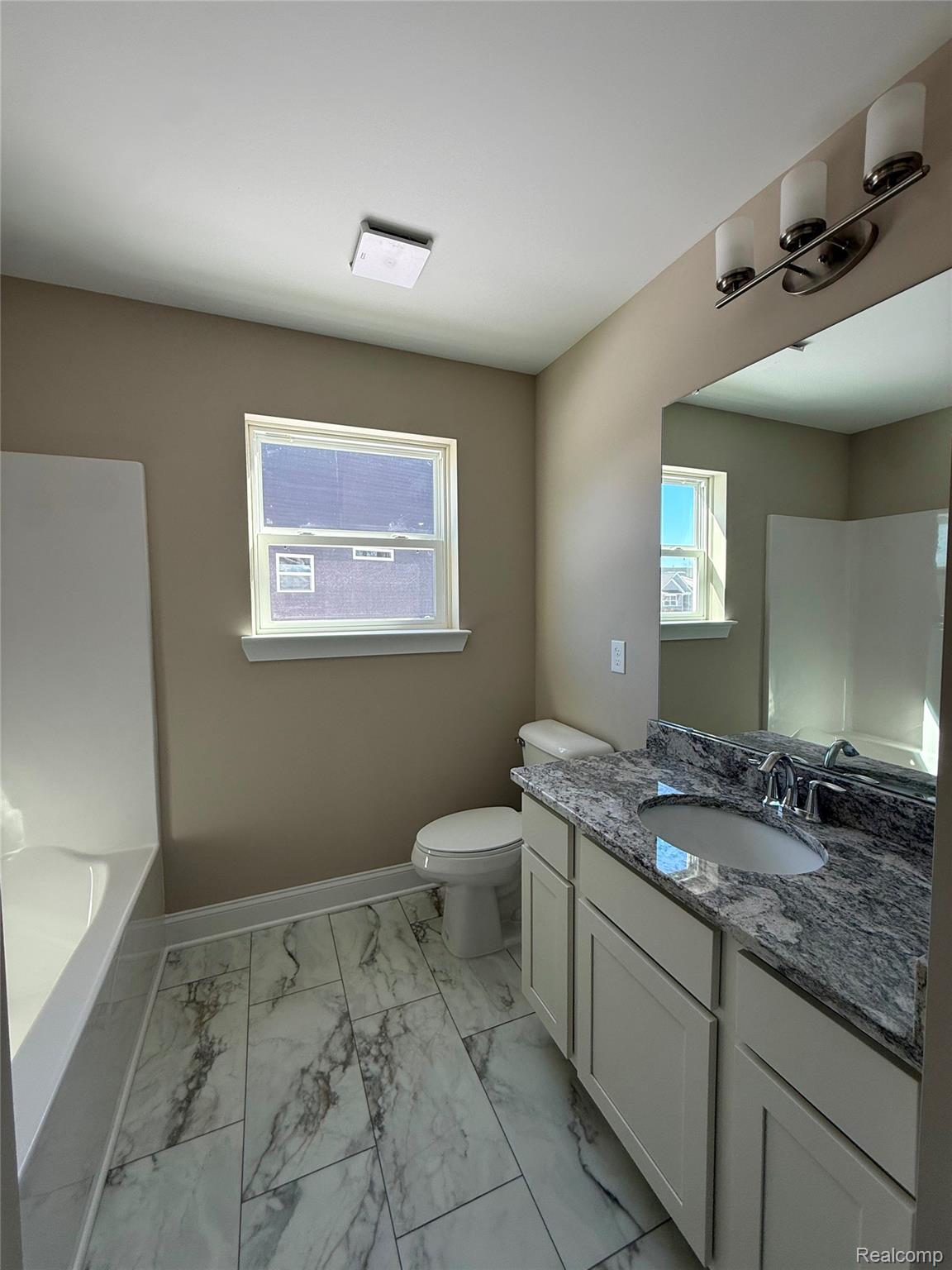 1079 Camellia Circle 33 Property Photo 4