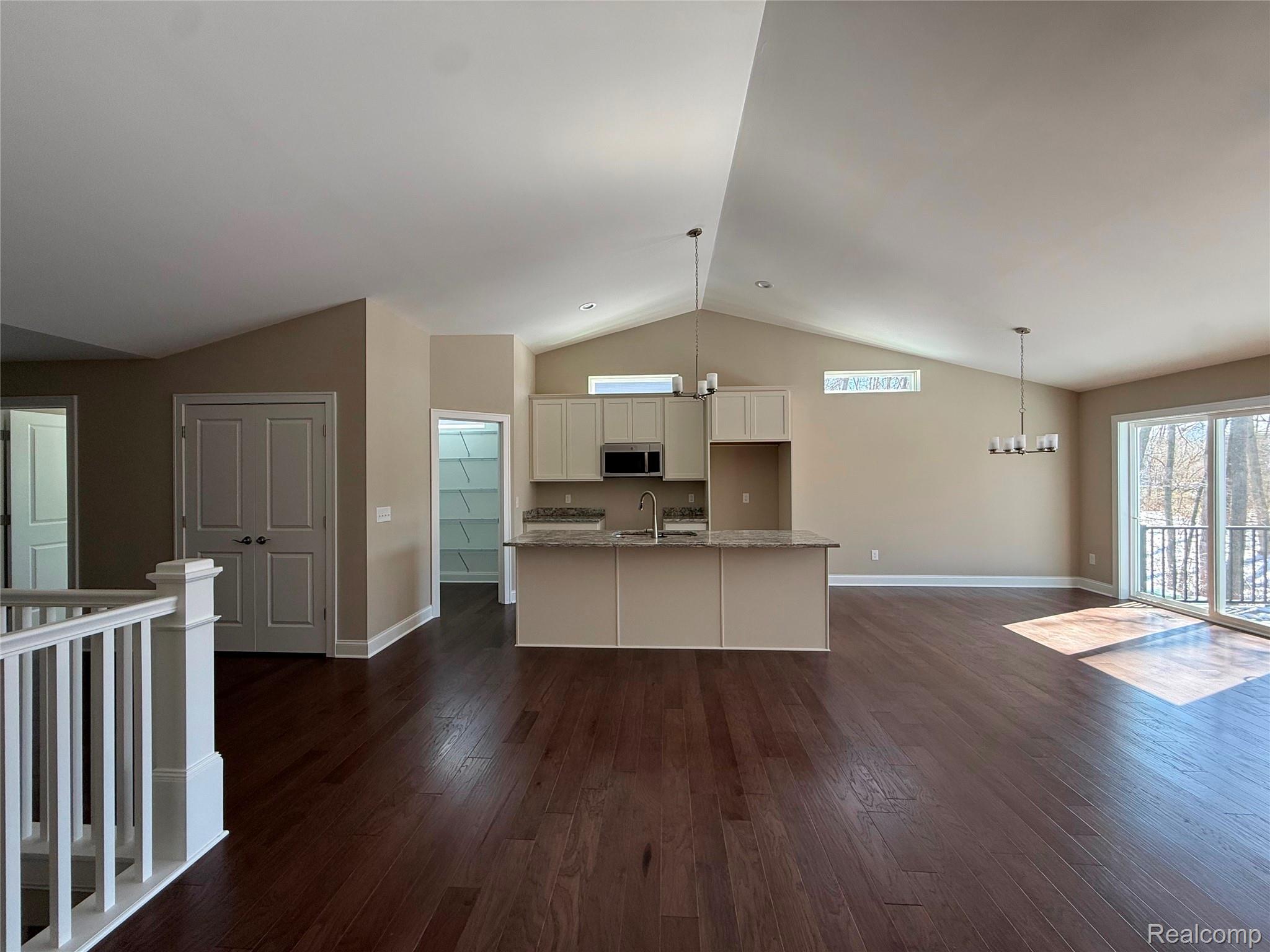 1079 Camellia Circle 33 Property Photo 7
